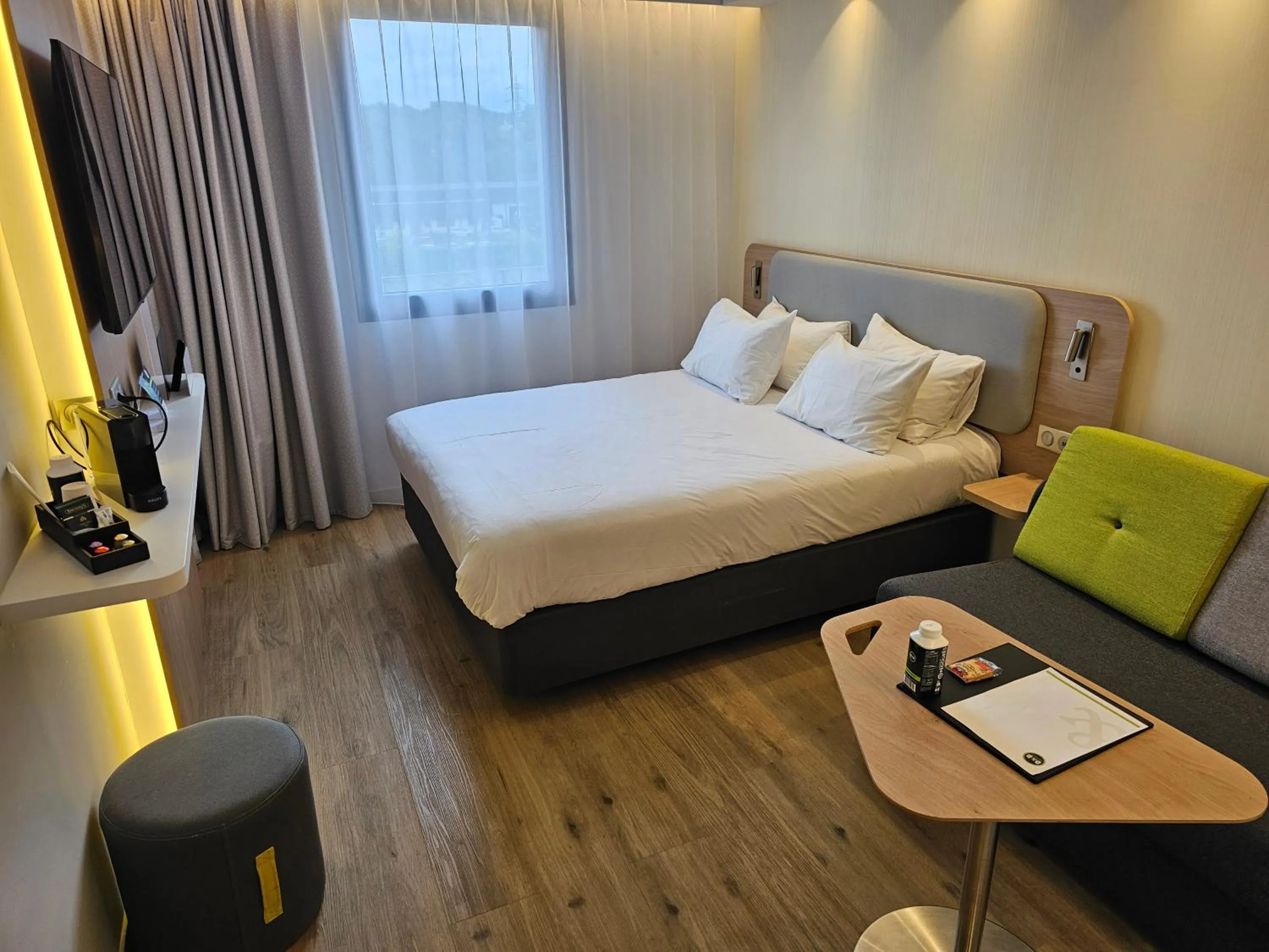 Bedroom, Bed in B&B HOTEL Deauville-Touques