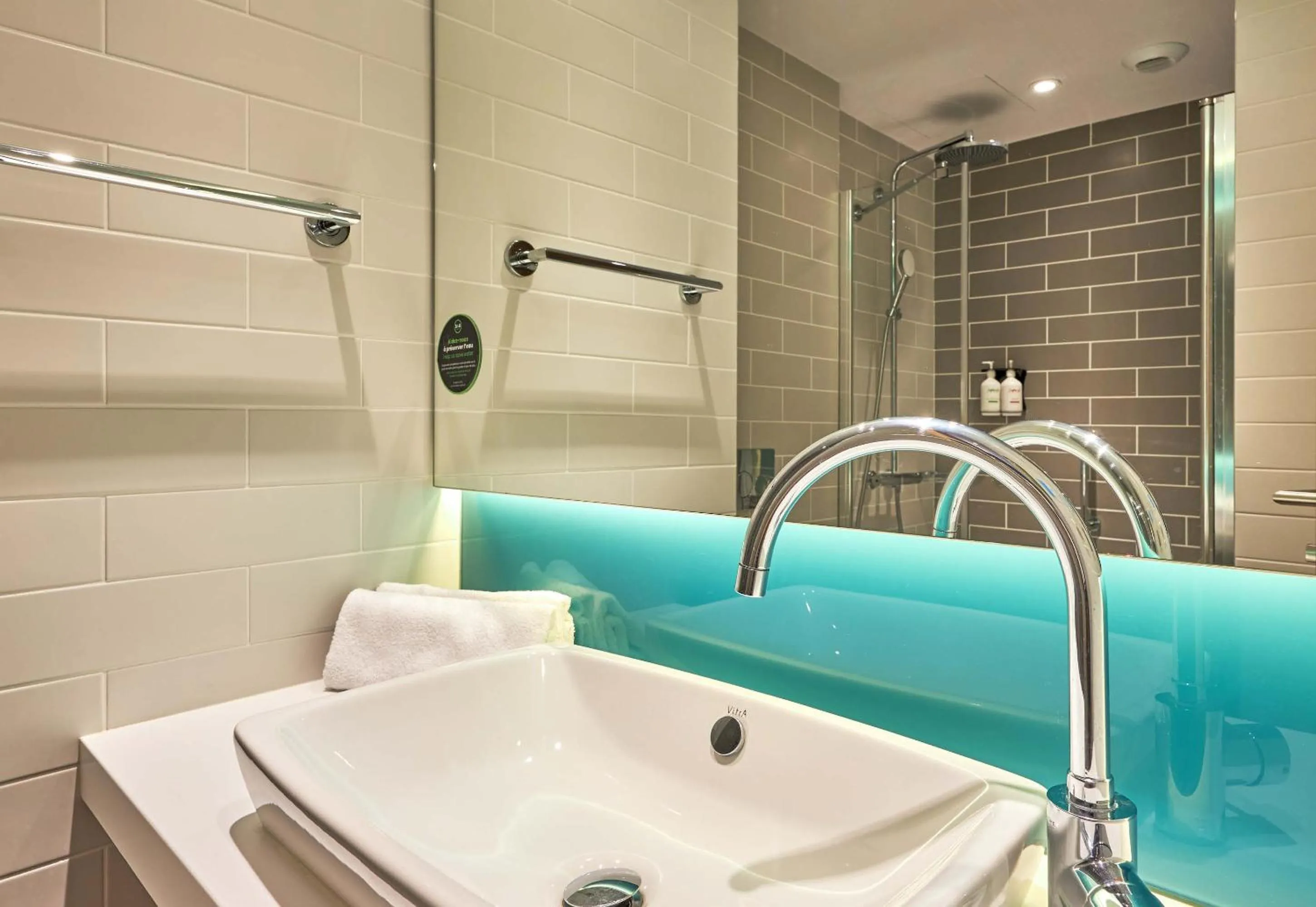 Bathroom in B&B HOTEL Deauville-Touques