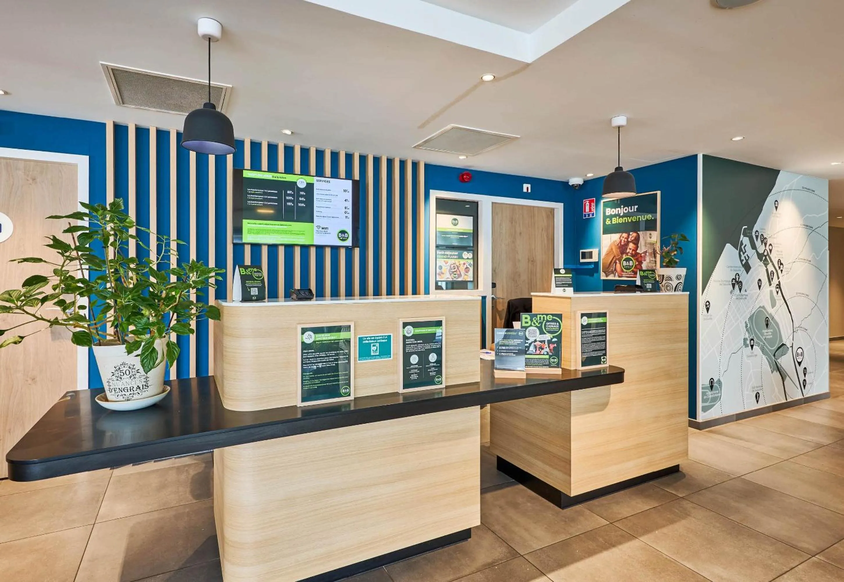 Lobby or reception in B&B HOTEL Deauville-Touques