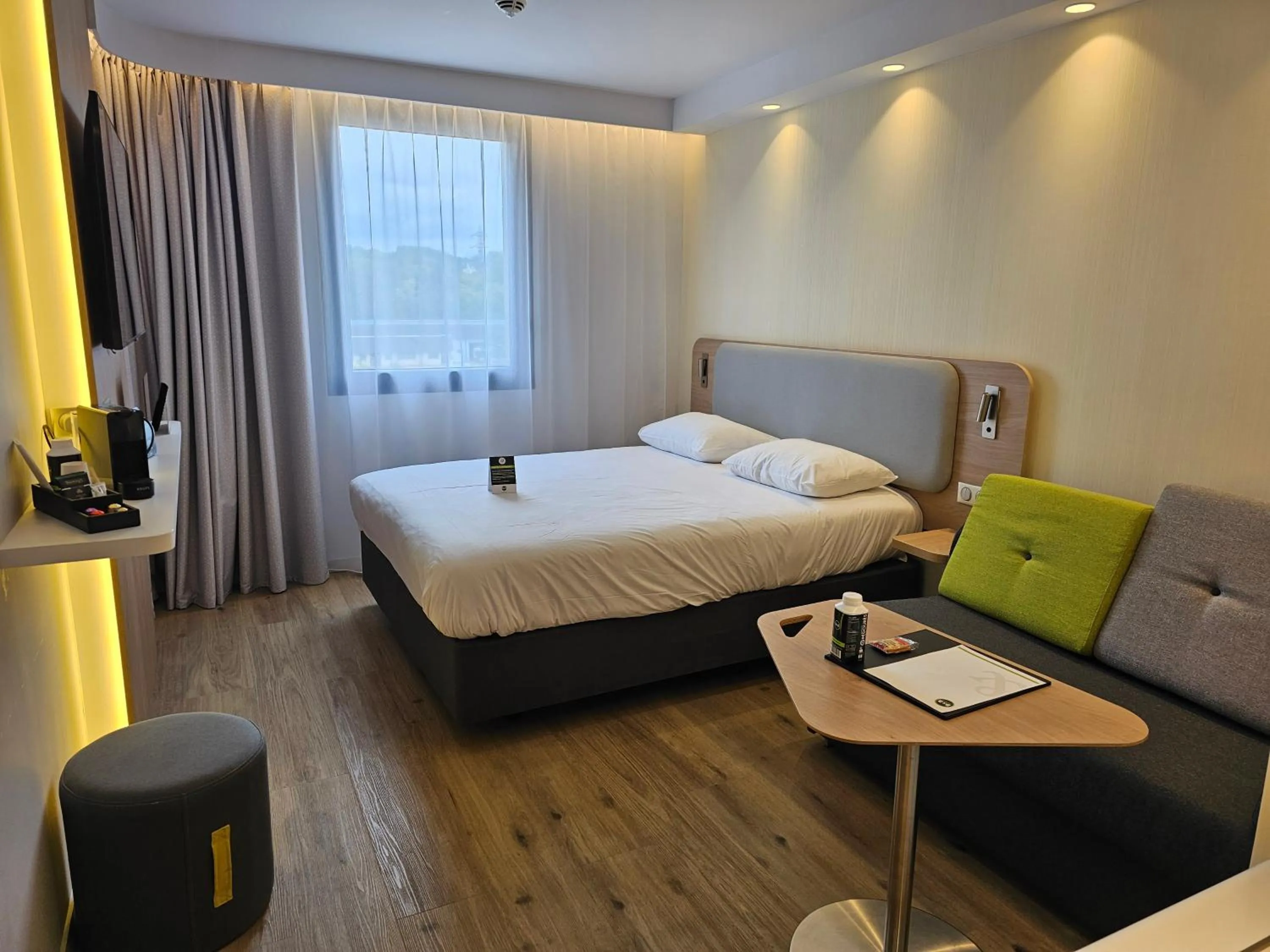 Bedroom, Bed in B&B HOTEL Deauville-Touques