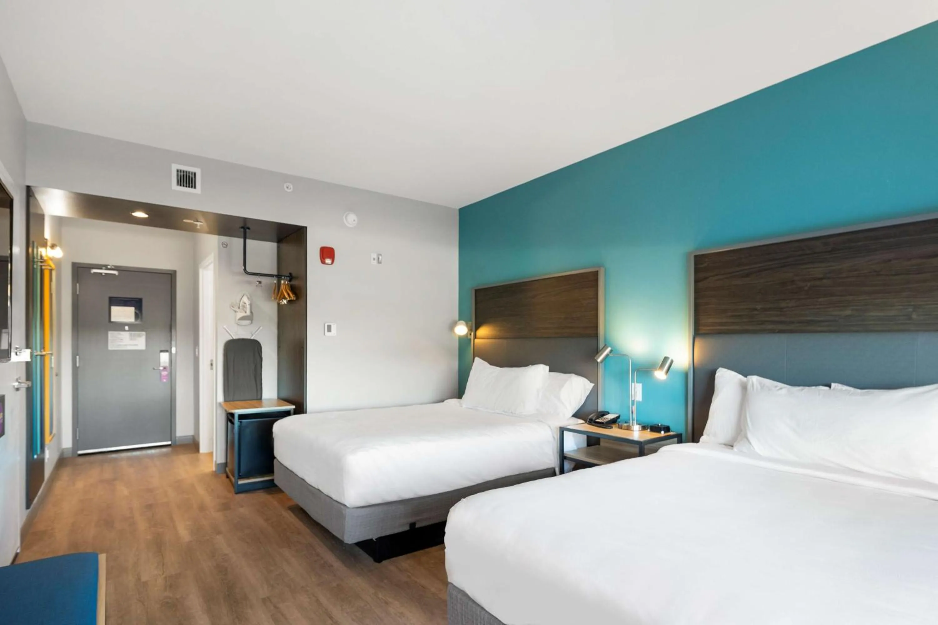 Bed in Tru By Hilton Cartersville, Ga