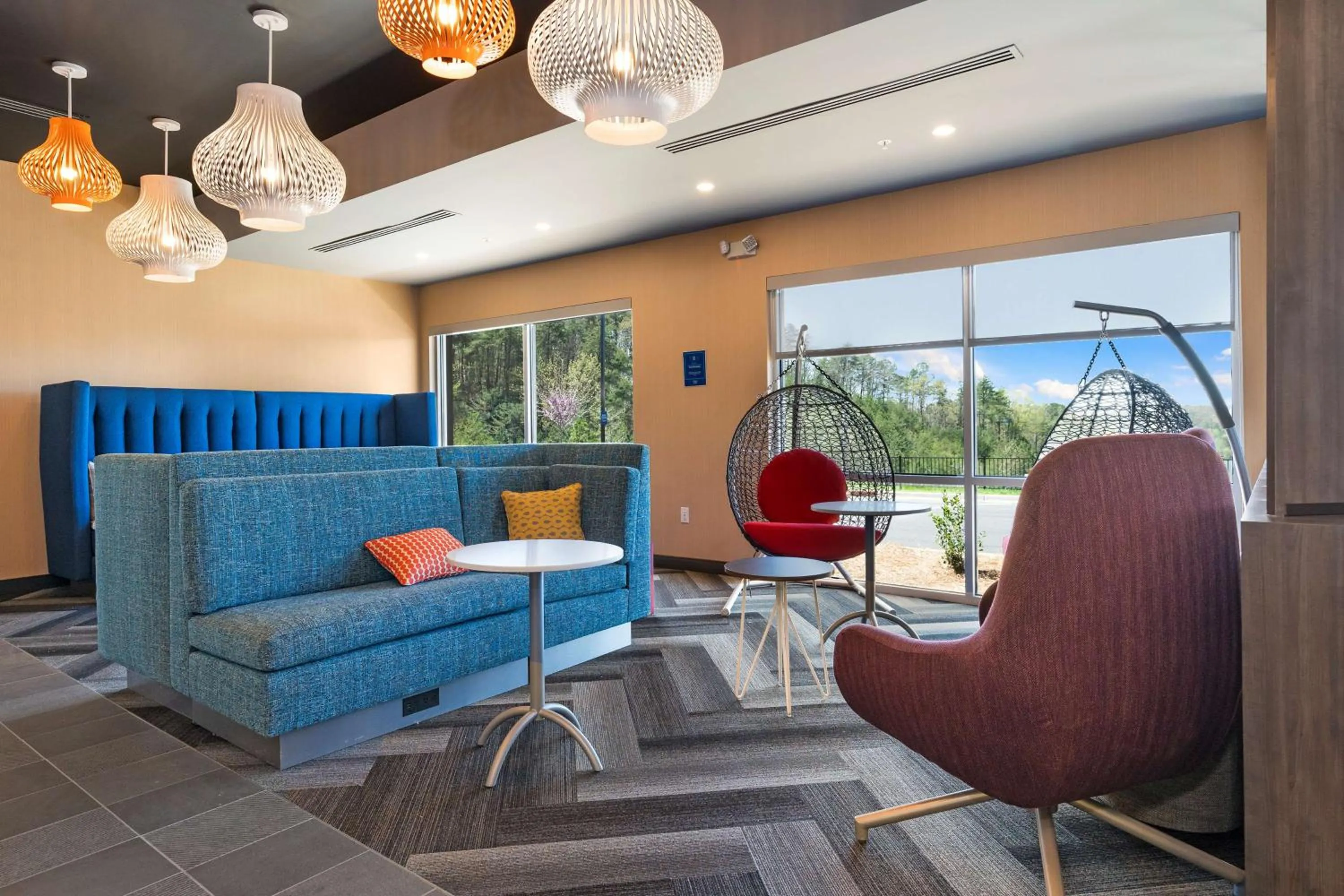 Lobby or reception in Tru By Hilton Cartersville, Ga