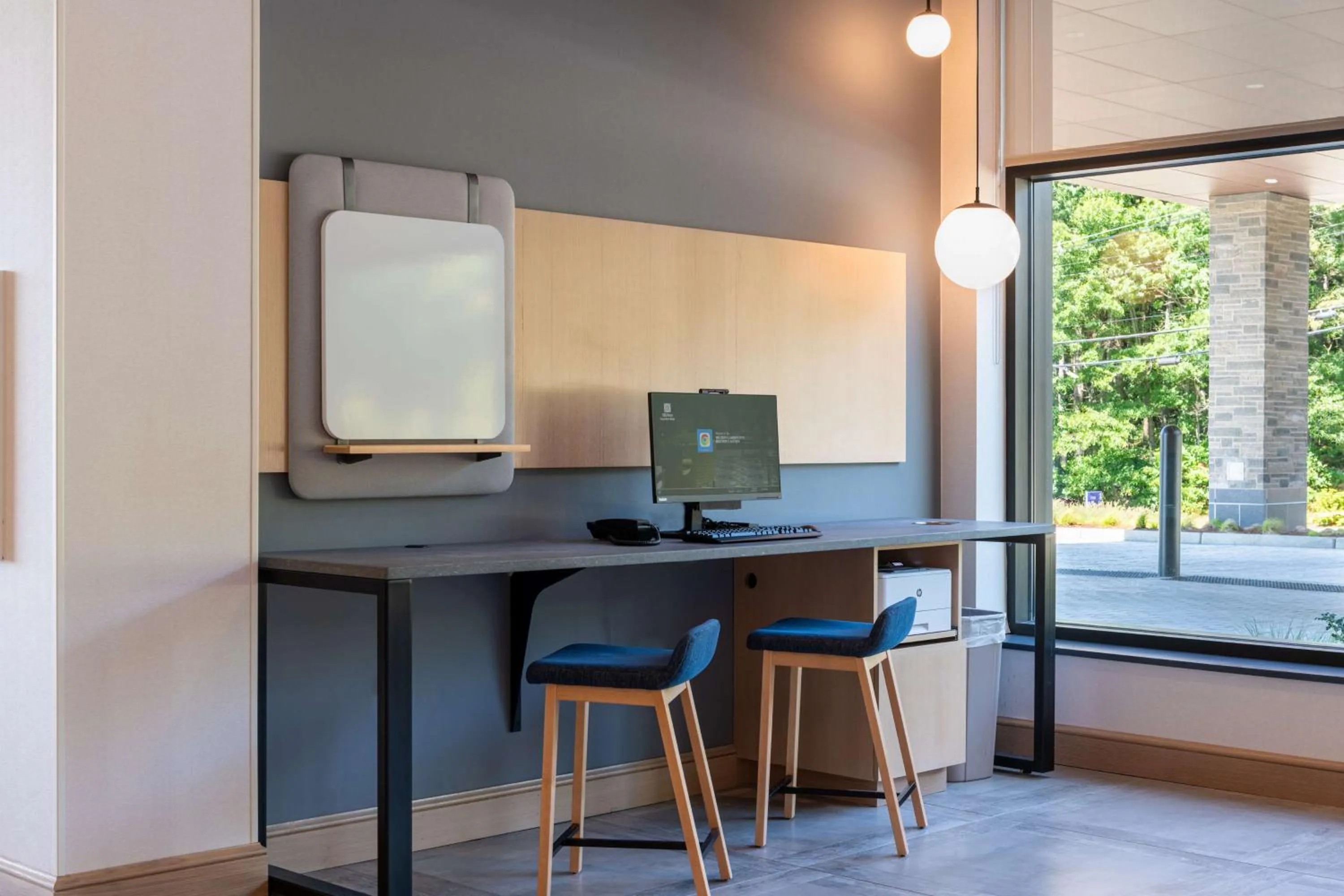 Business facilities in Hilton Garden Inn Boston Canton, Ma