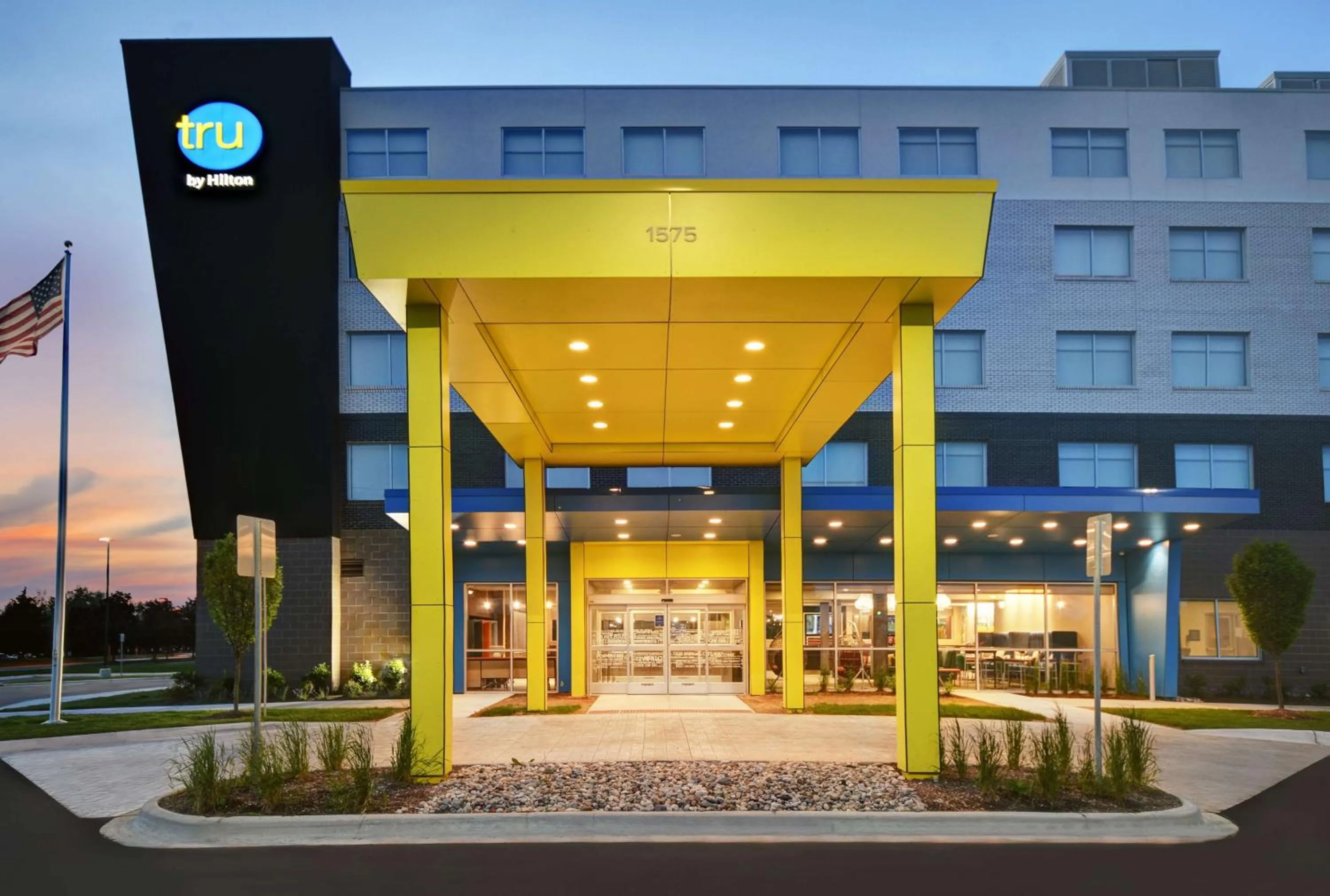 Property building in Tru By Hilton Troy Detroit, Mi