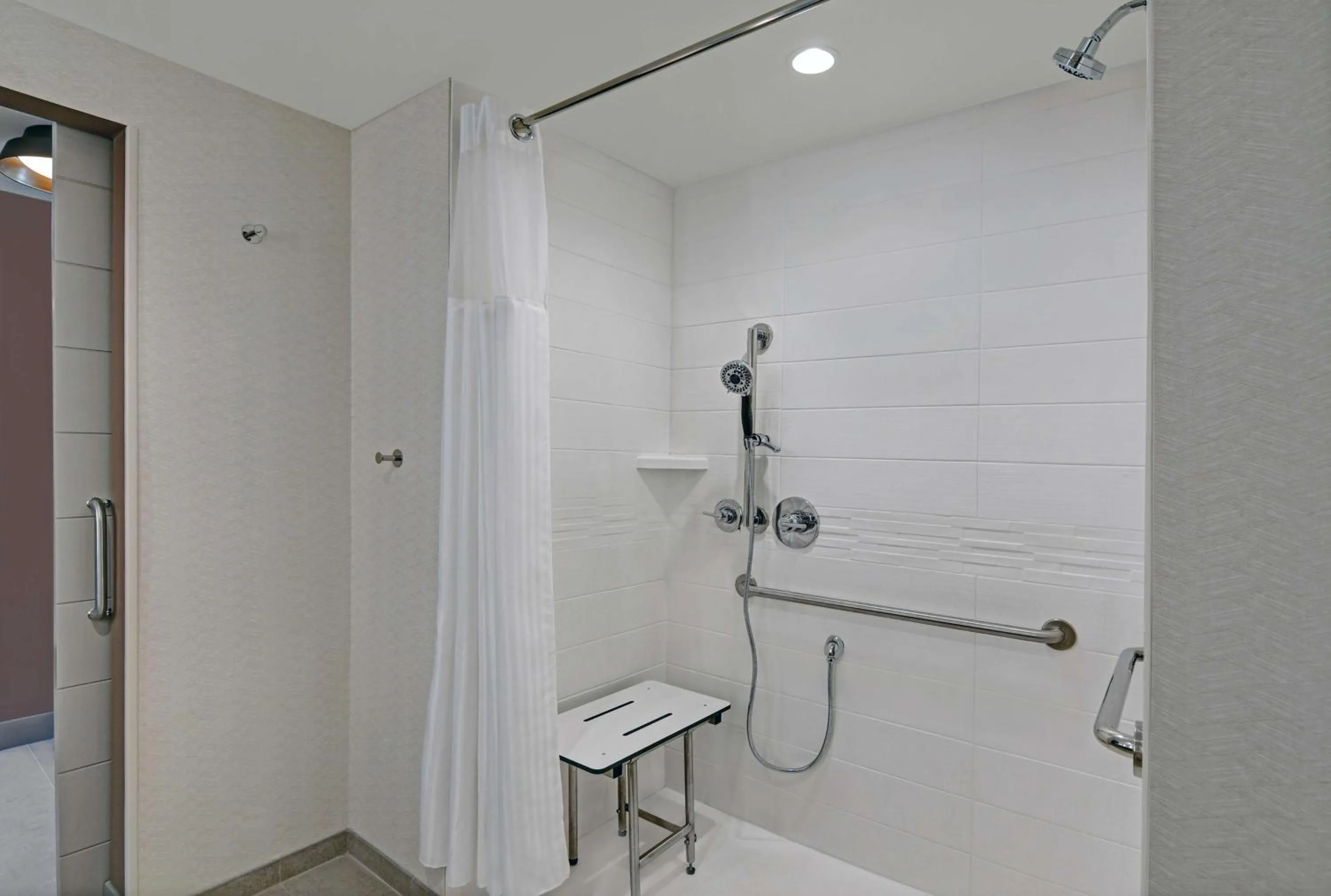 Bathroom in Hilton Garden Inn Madison Huntsville Airport