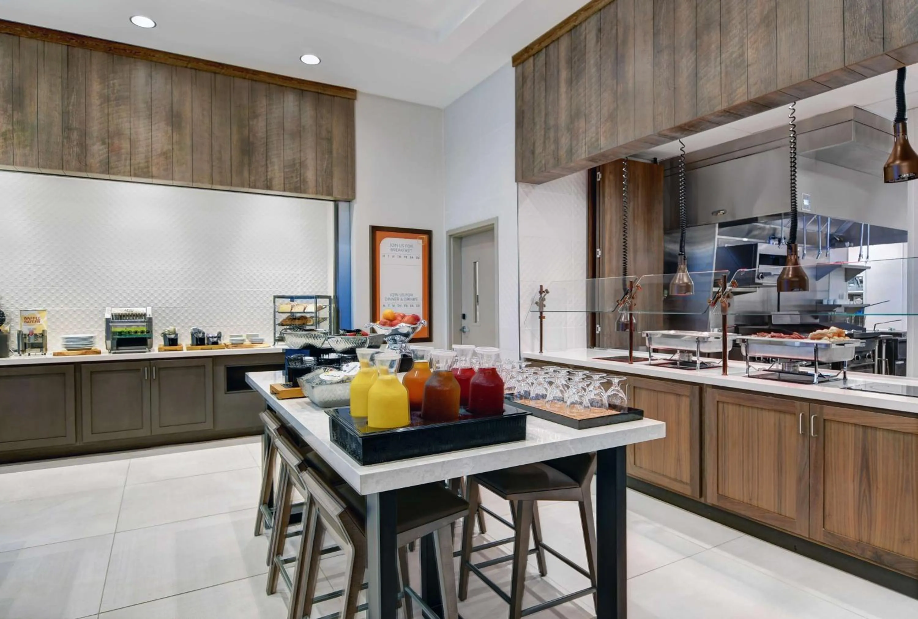 Restaurant/places to eat in Hilton Garden Inn Madison Huntsville Airport