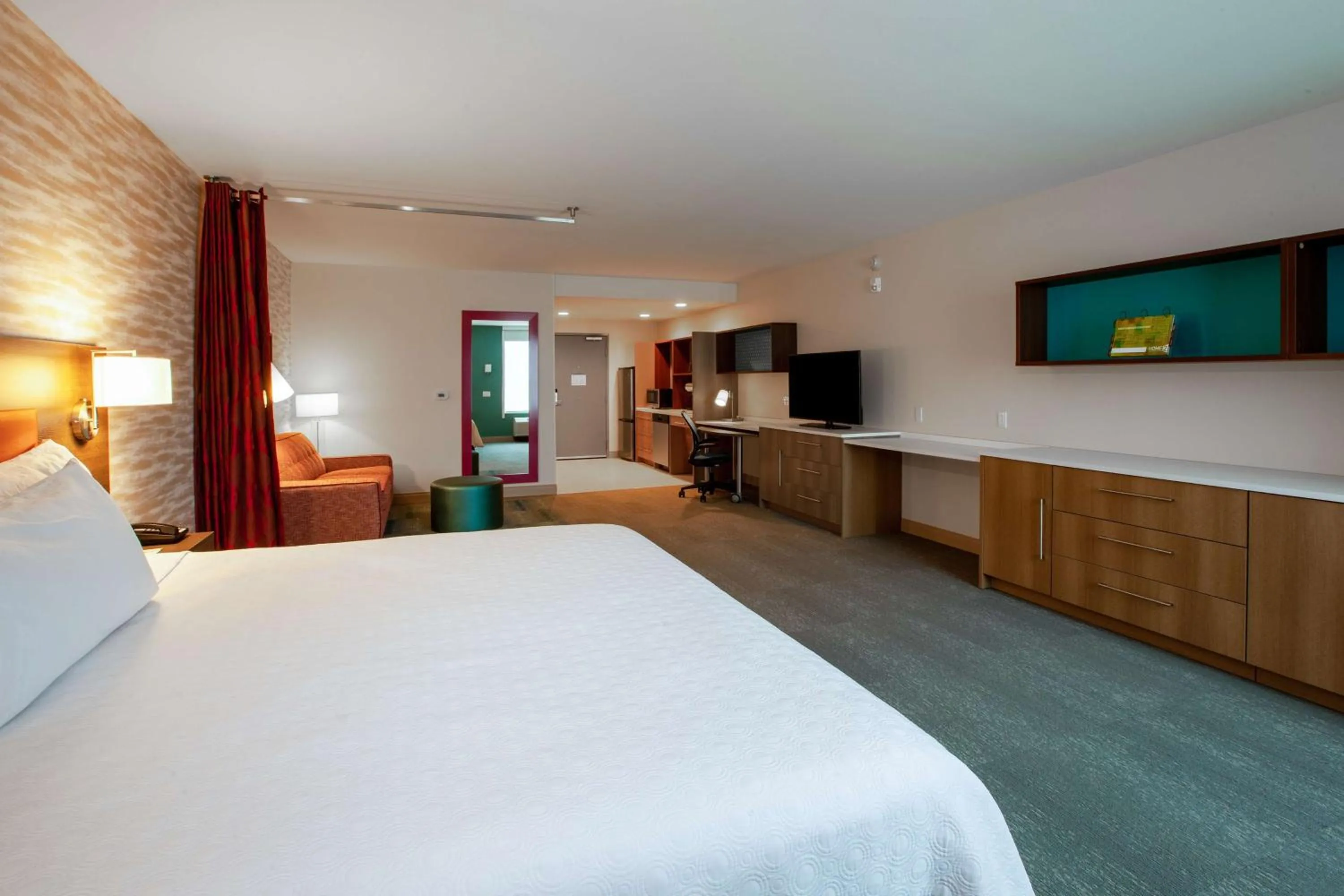 Bedroom, Bed in Home2 Suites By Hilton Lewisburg, Wv