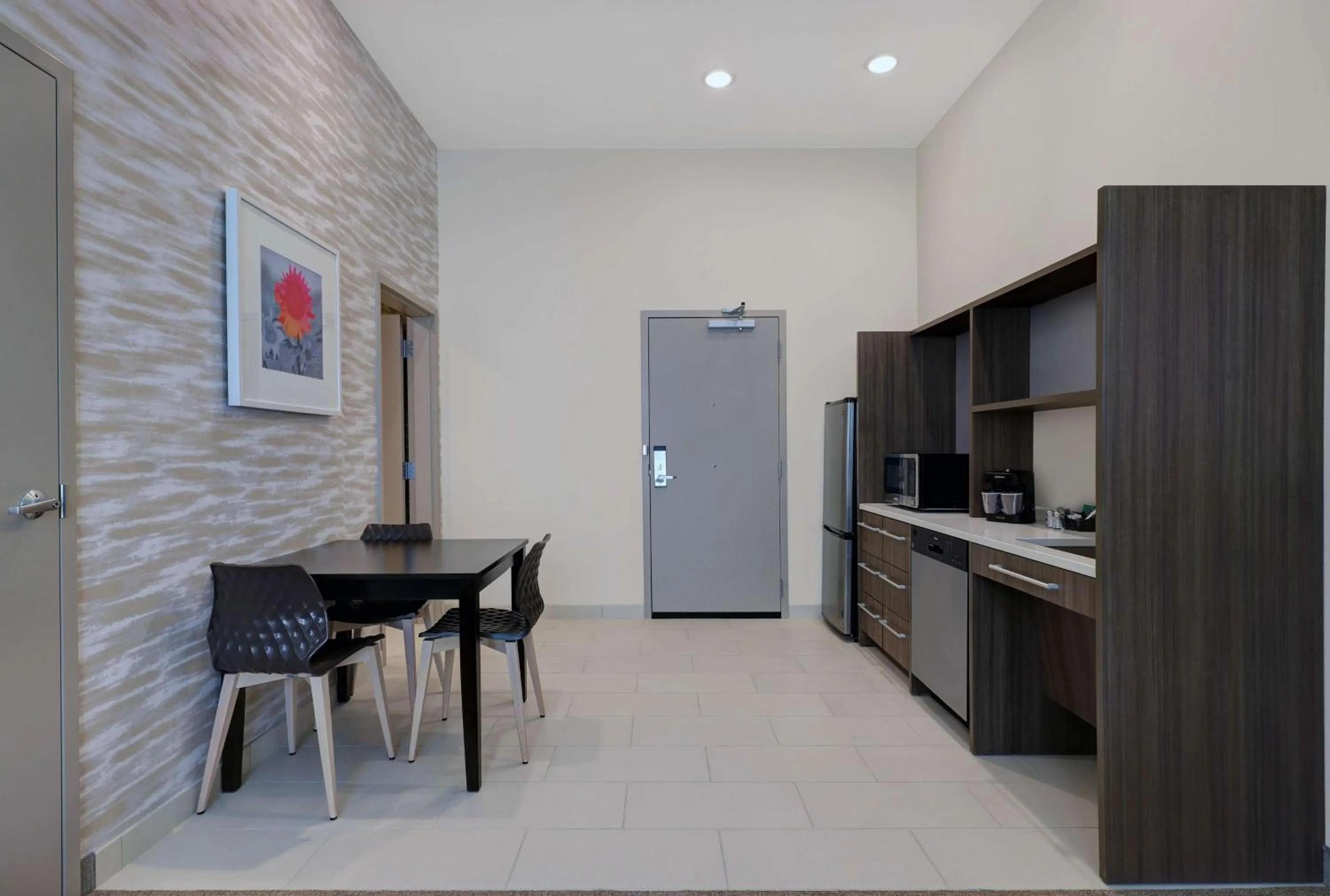 Kitchen or kitchenette in Home2 Suites By Hilton Salem