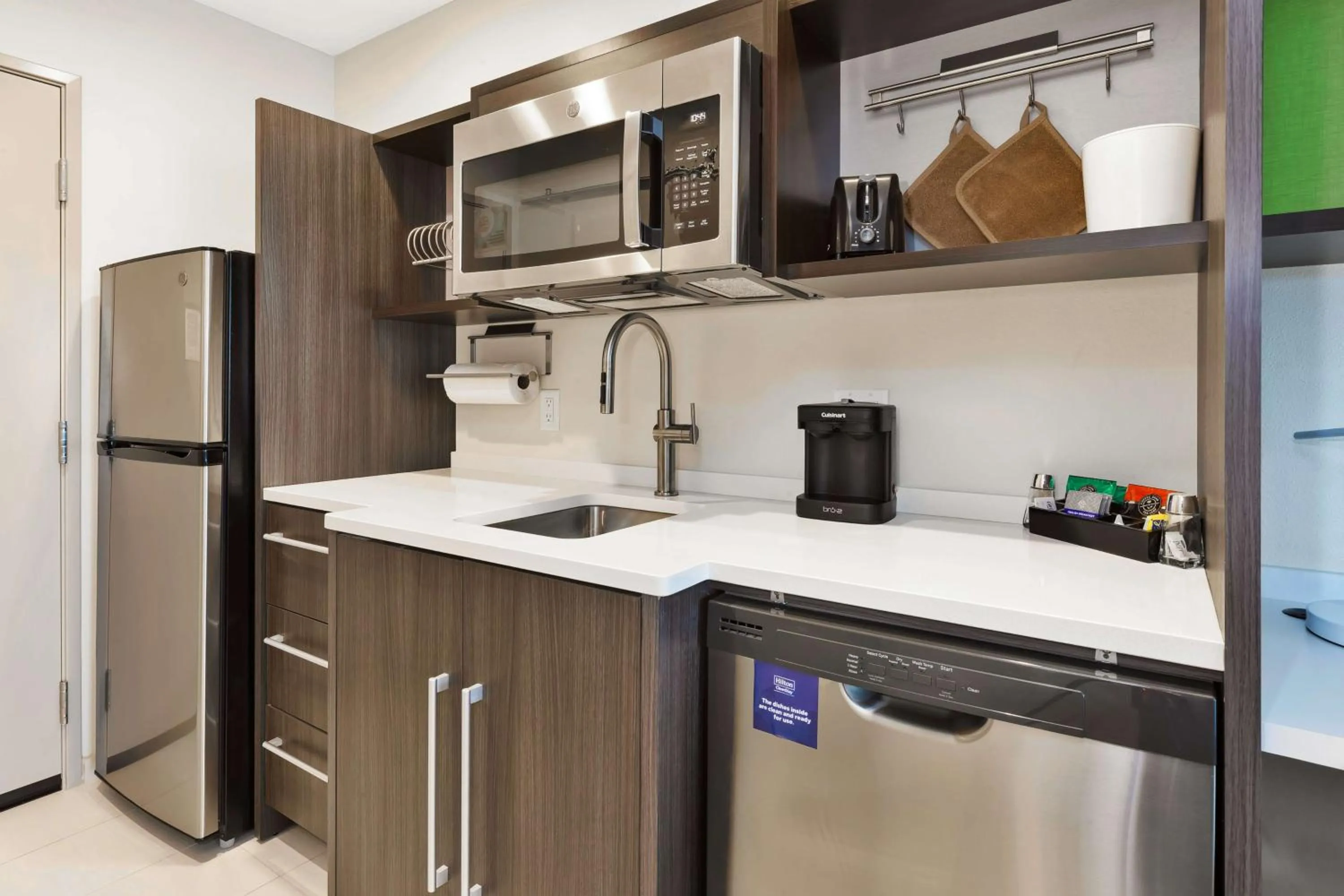 Kitchen or kitchenette in Home2 Suites By Hilton Tucson Airport, Az