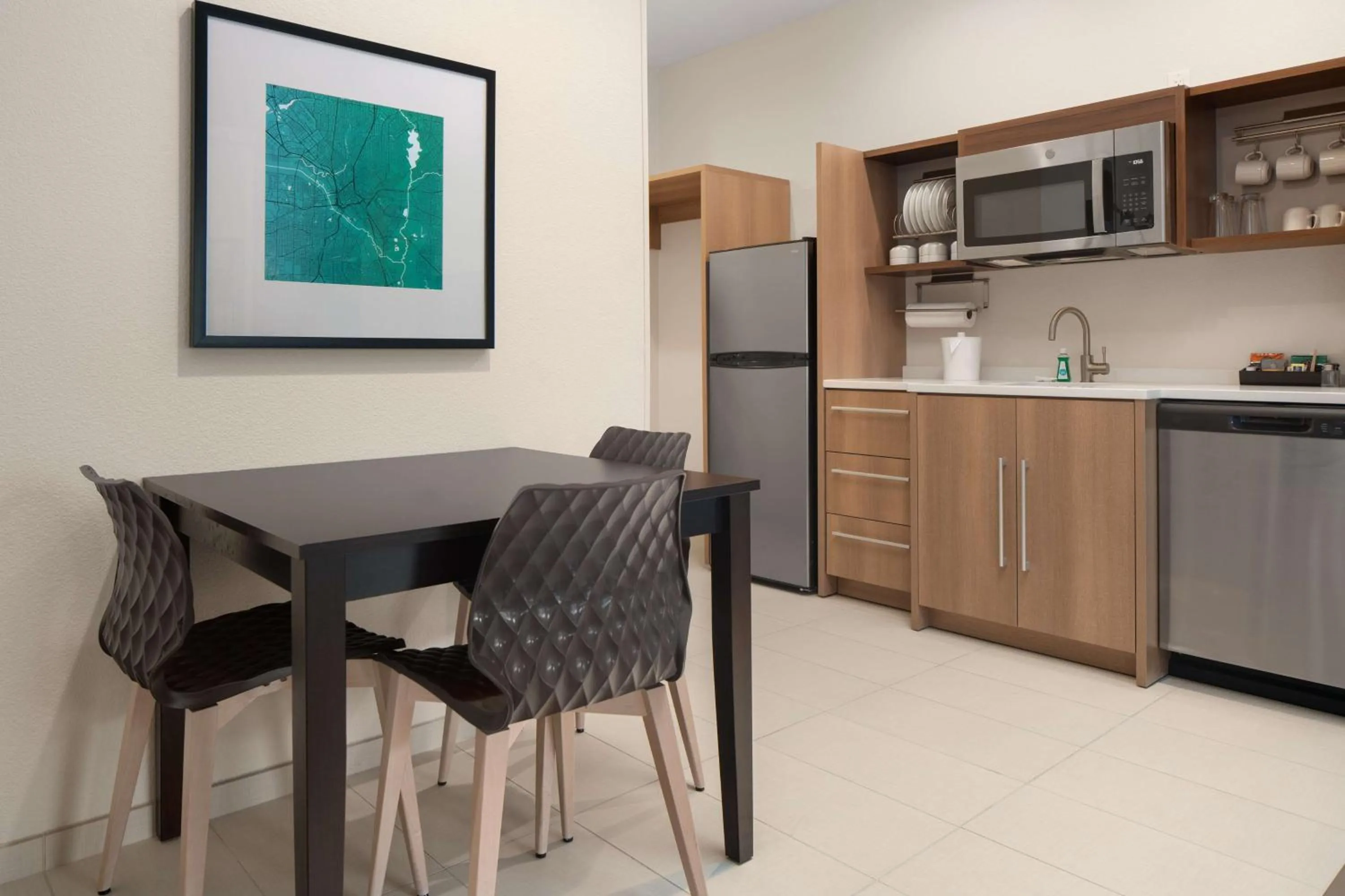 Kitchen or kitchenette in Home2 Suites By Hilton Rowlett Rockwall Marina