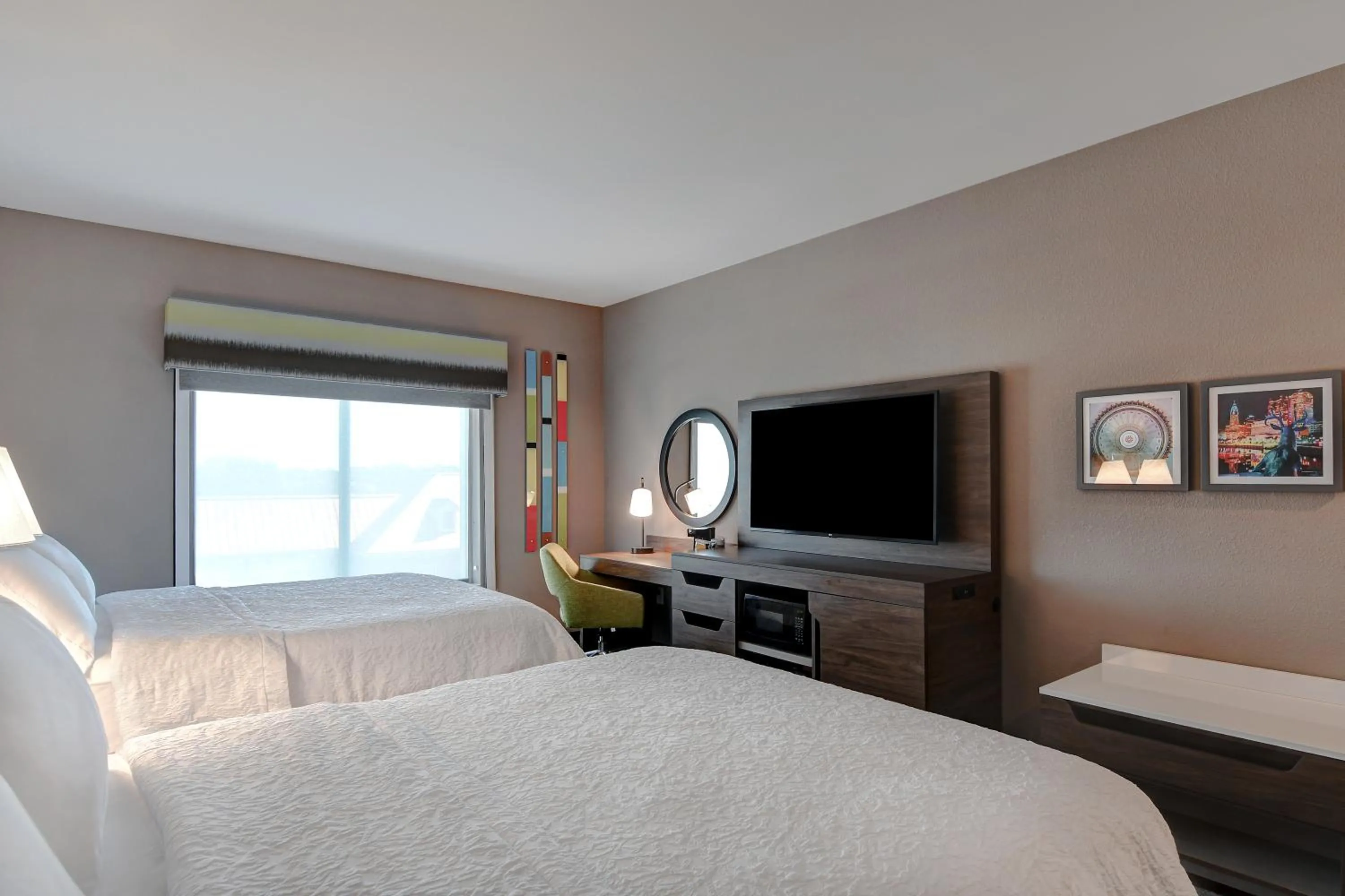 Bed in Hampton Inn & Suites Canal Winchester Columbus