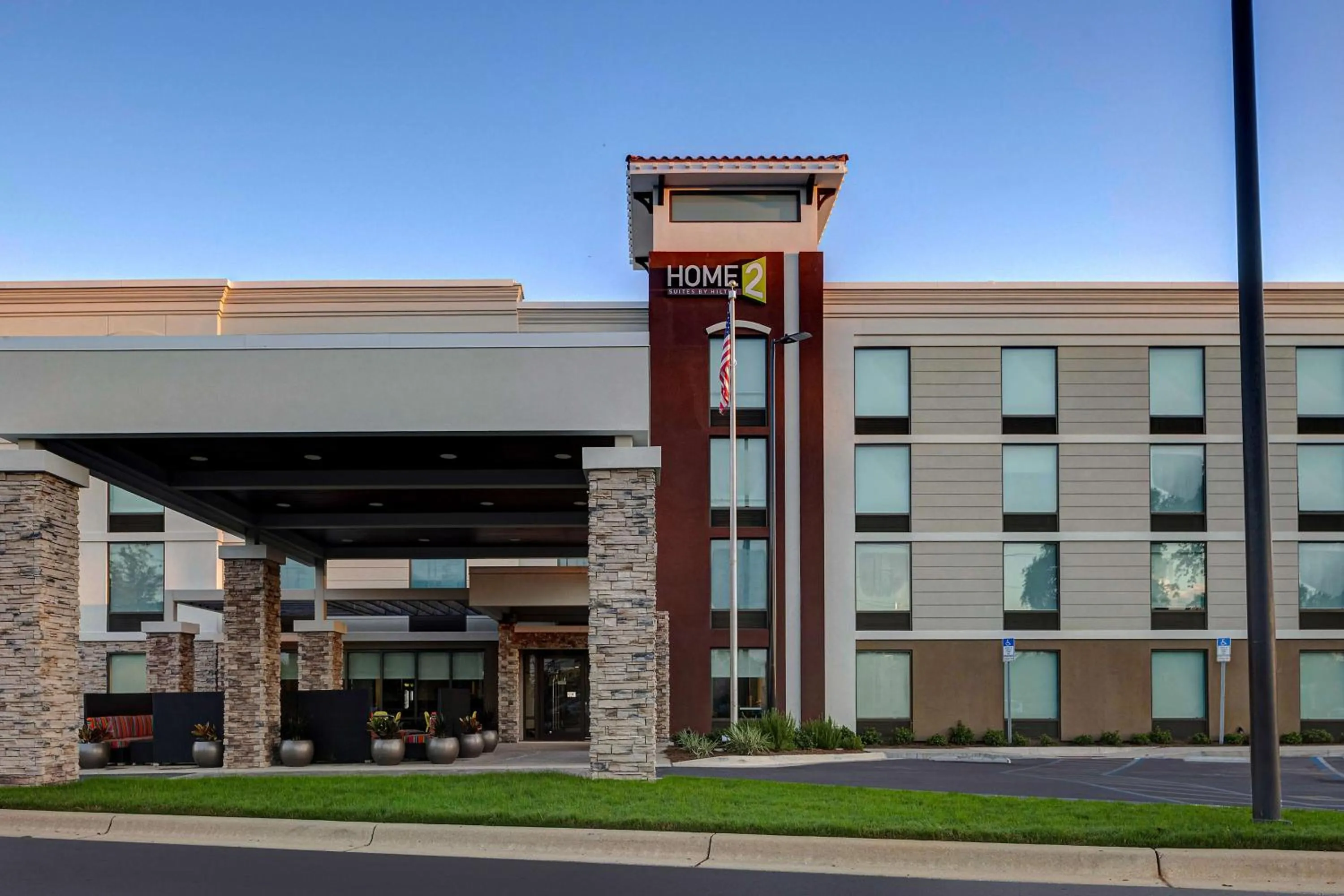 Property building in Home2 Suites by Hilton Gulf Breeze Pensacola Area, FL