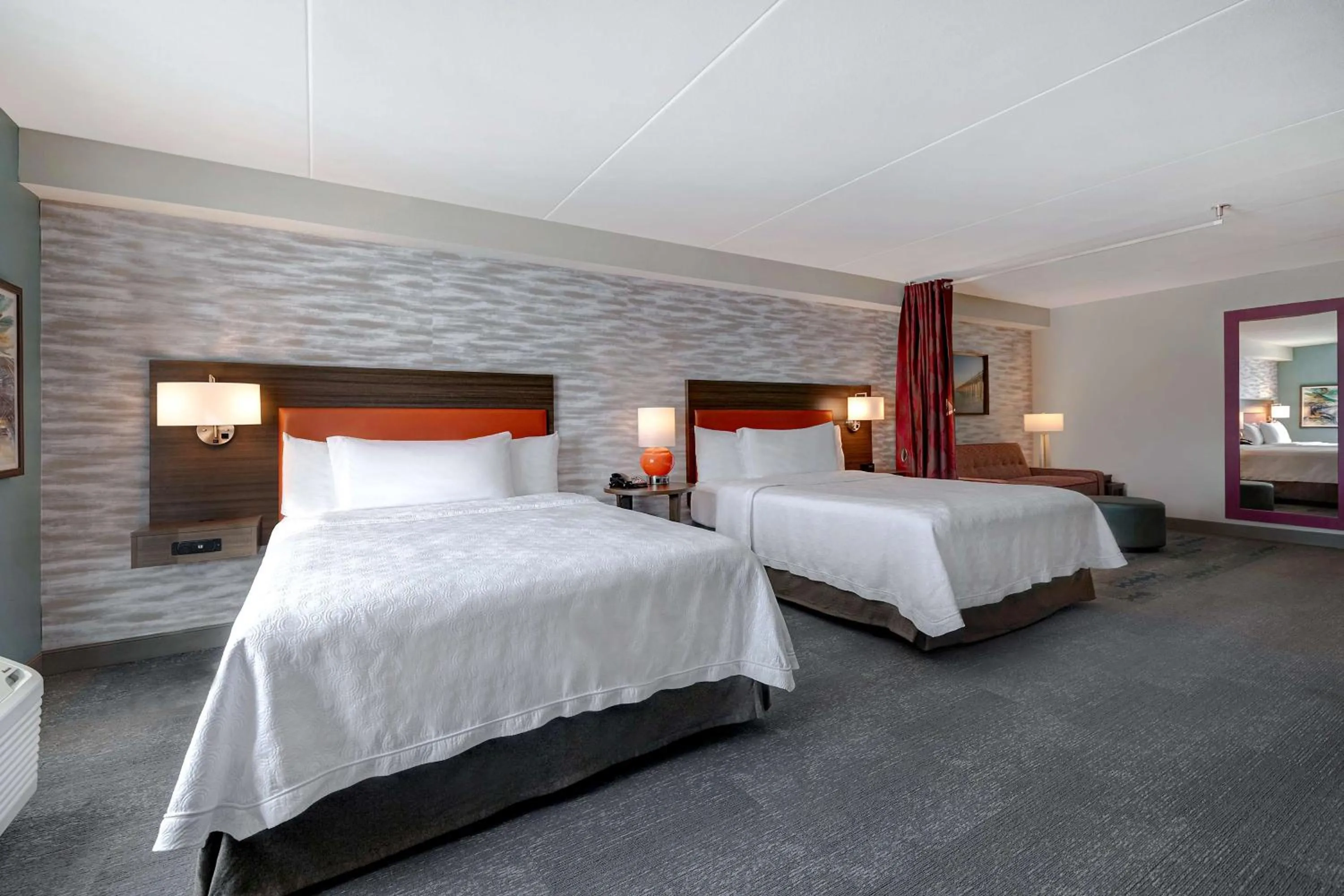 Living room, Bed in Home2 Suites by Hilton Gulf Breeze Pensacola Area, FL