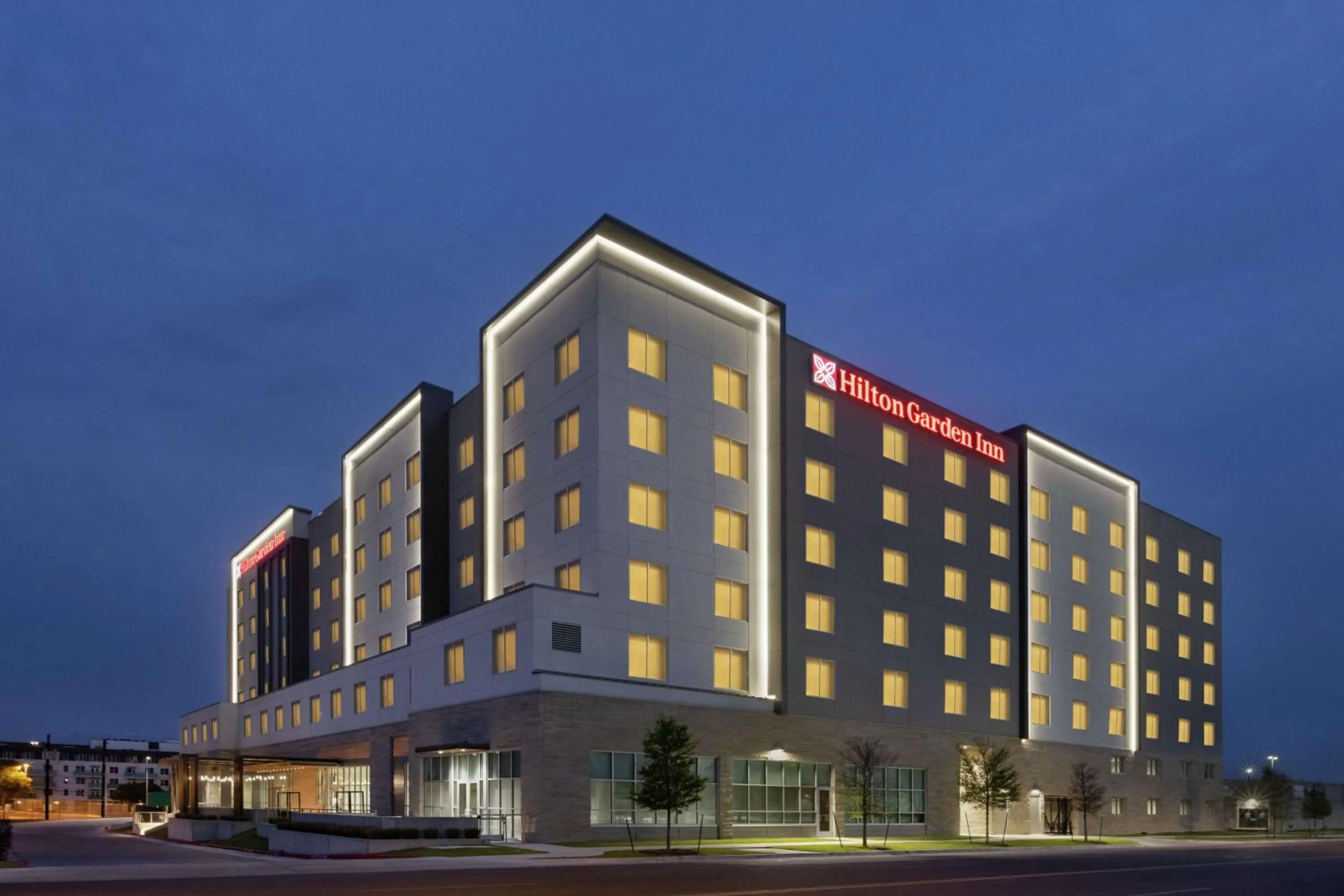 Property building in Hilton Garden Inn Austin North-Near the Domain, TX