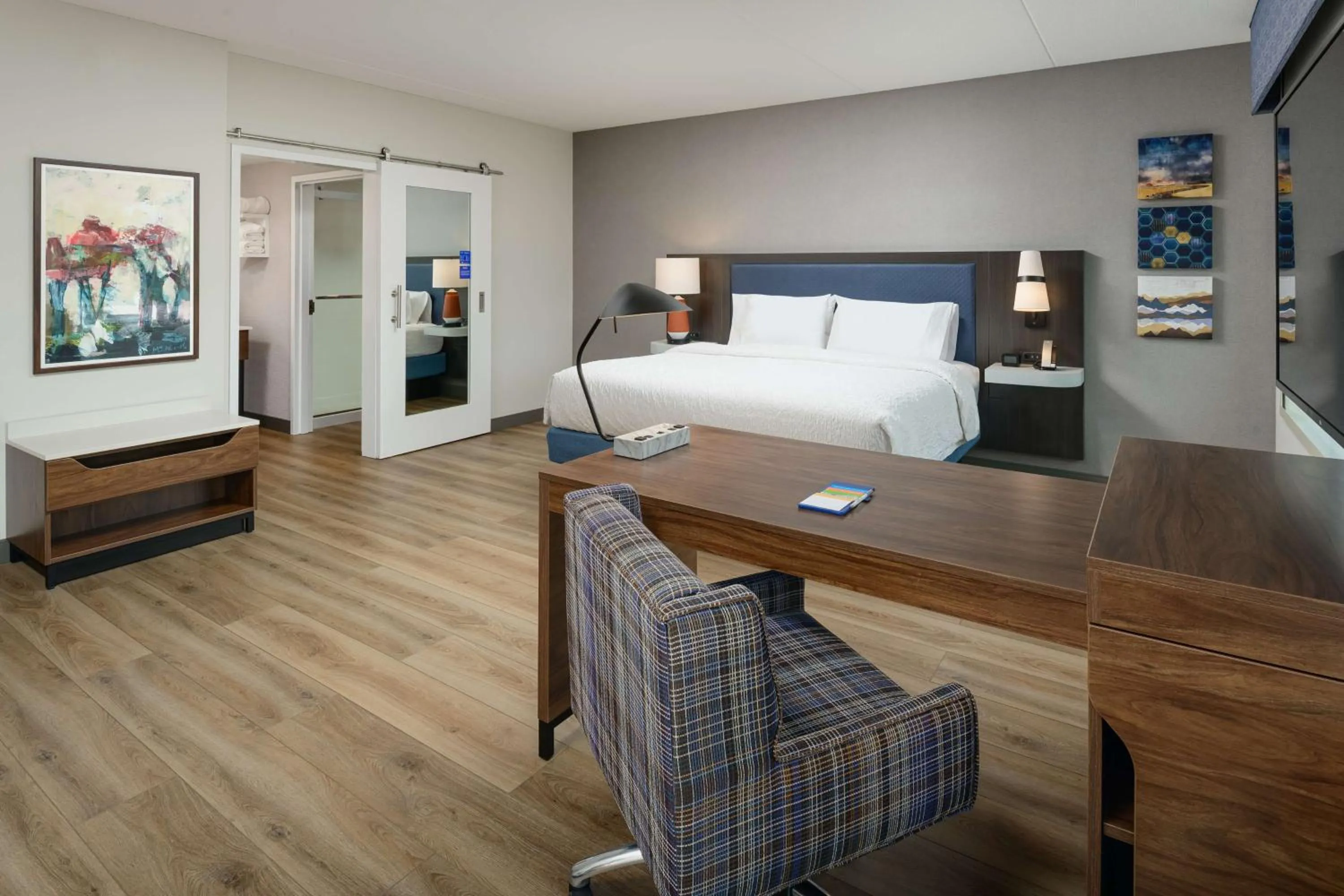 Bedroom, Bed in Hampton Inn Blue Ridge, GA