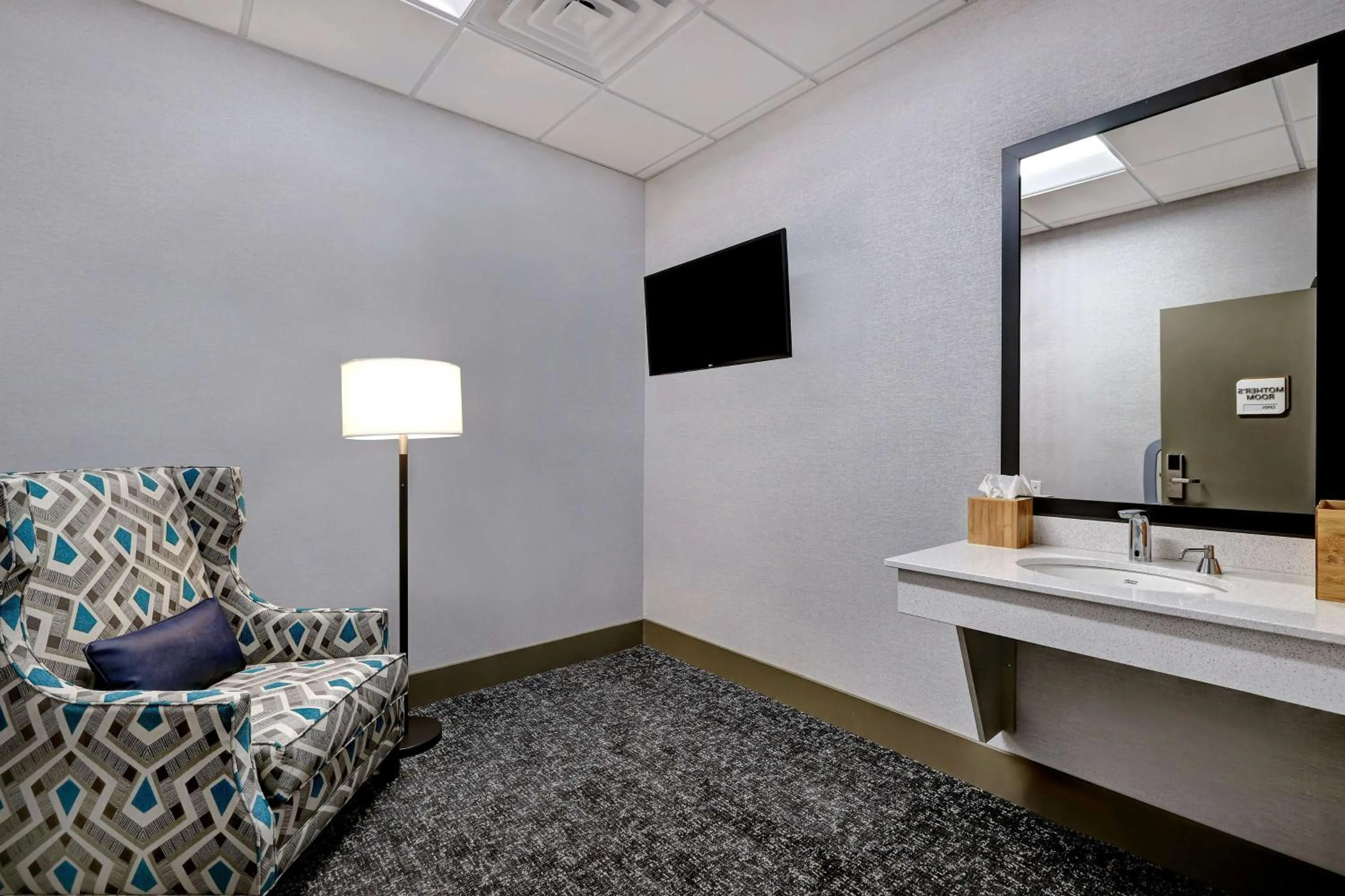 Bathroom in Hilton Garden Inn Cedar Rapids