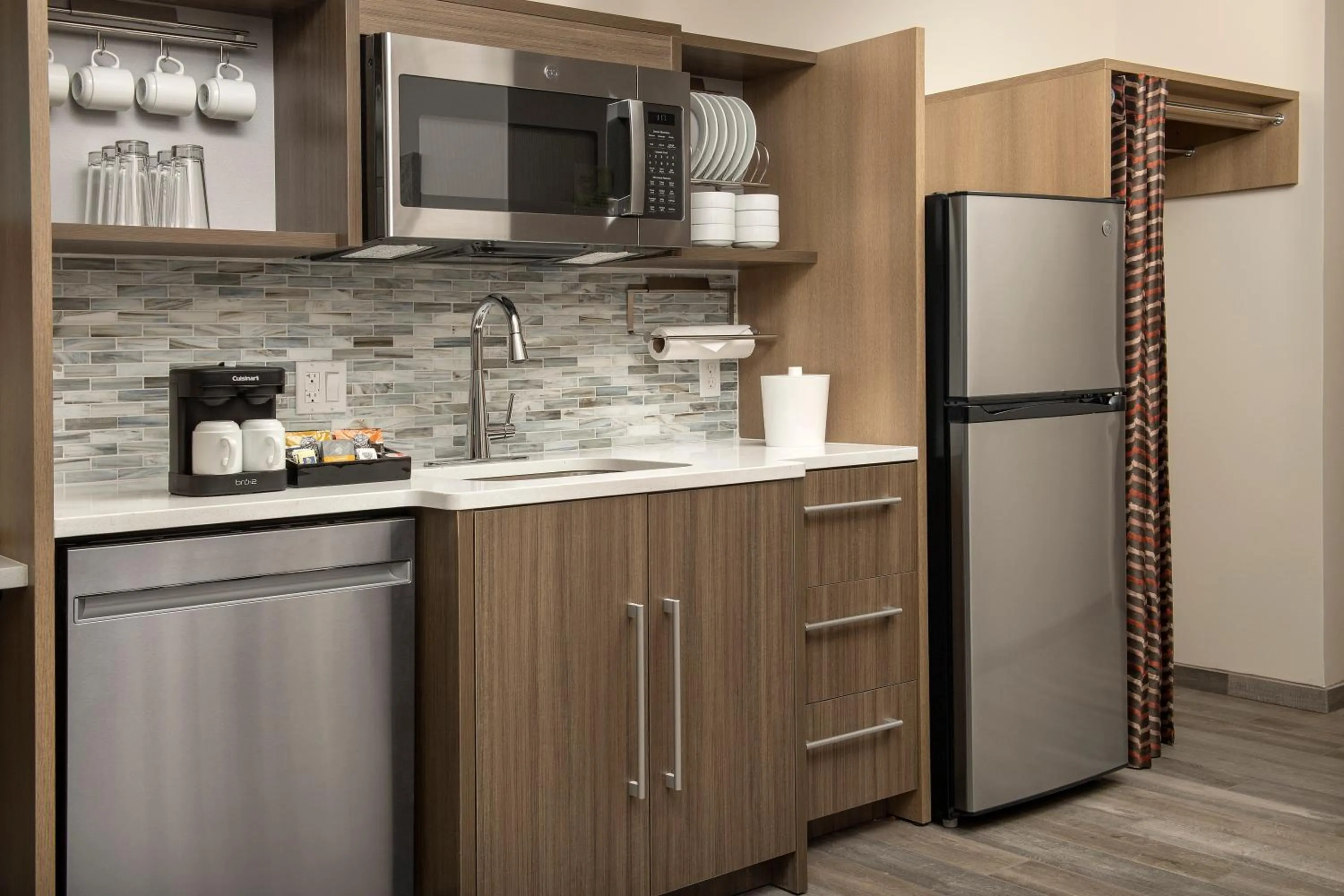 Kitchen or kitchenette in Home2 Suites By Hilton Columbus Polaris