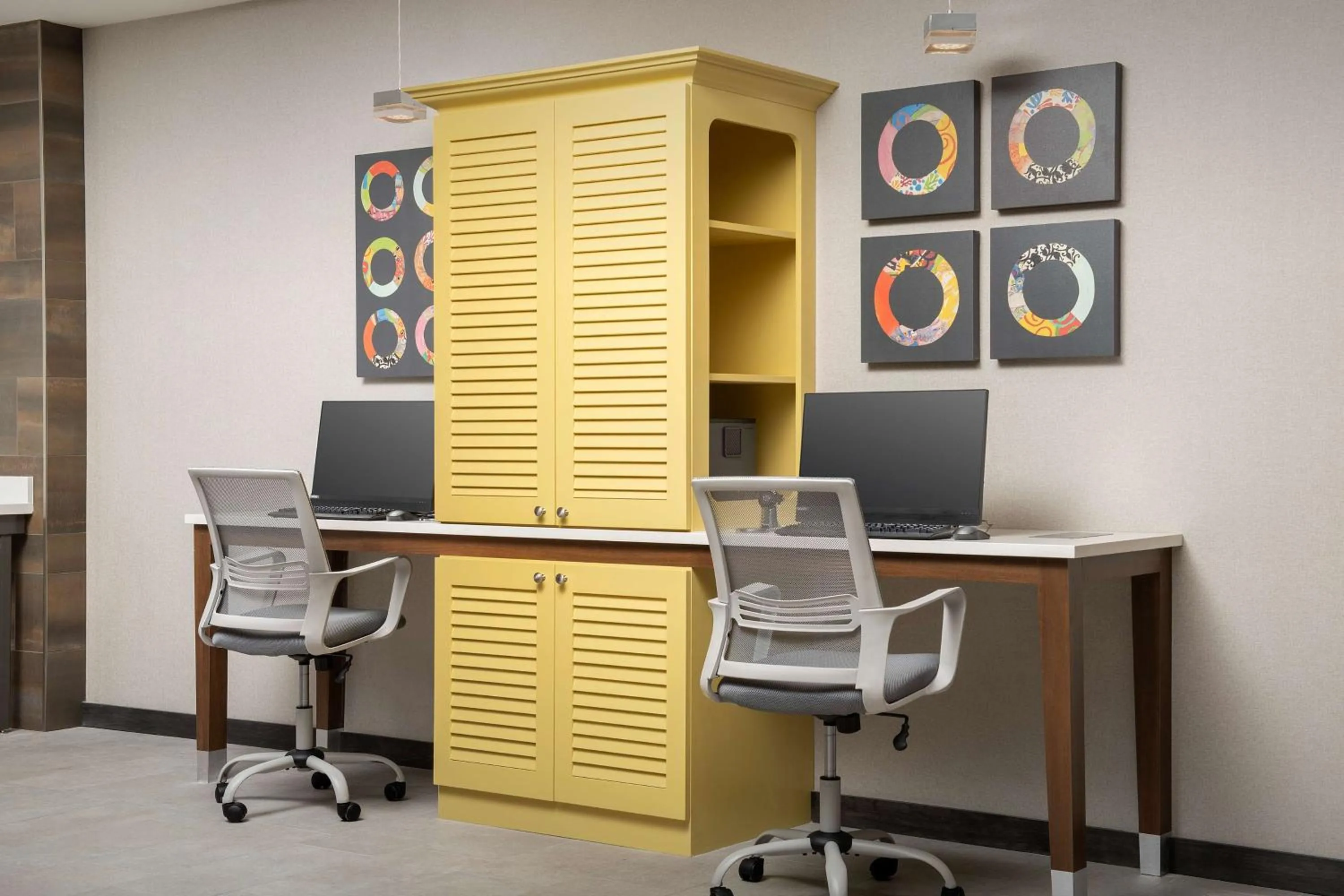 Business facilities in Home2 Suites By Hilton Tampa Westshore Airport, Fl