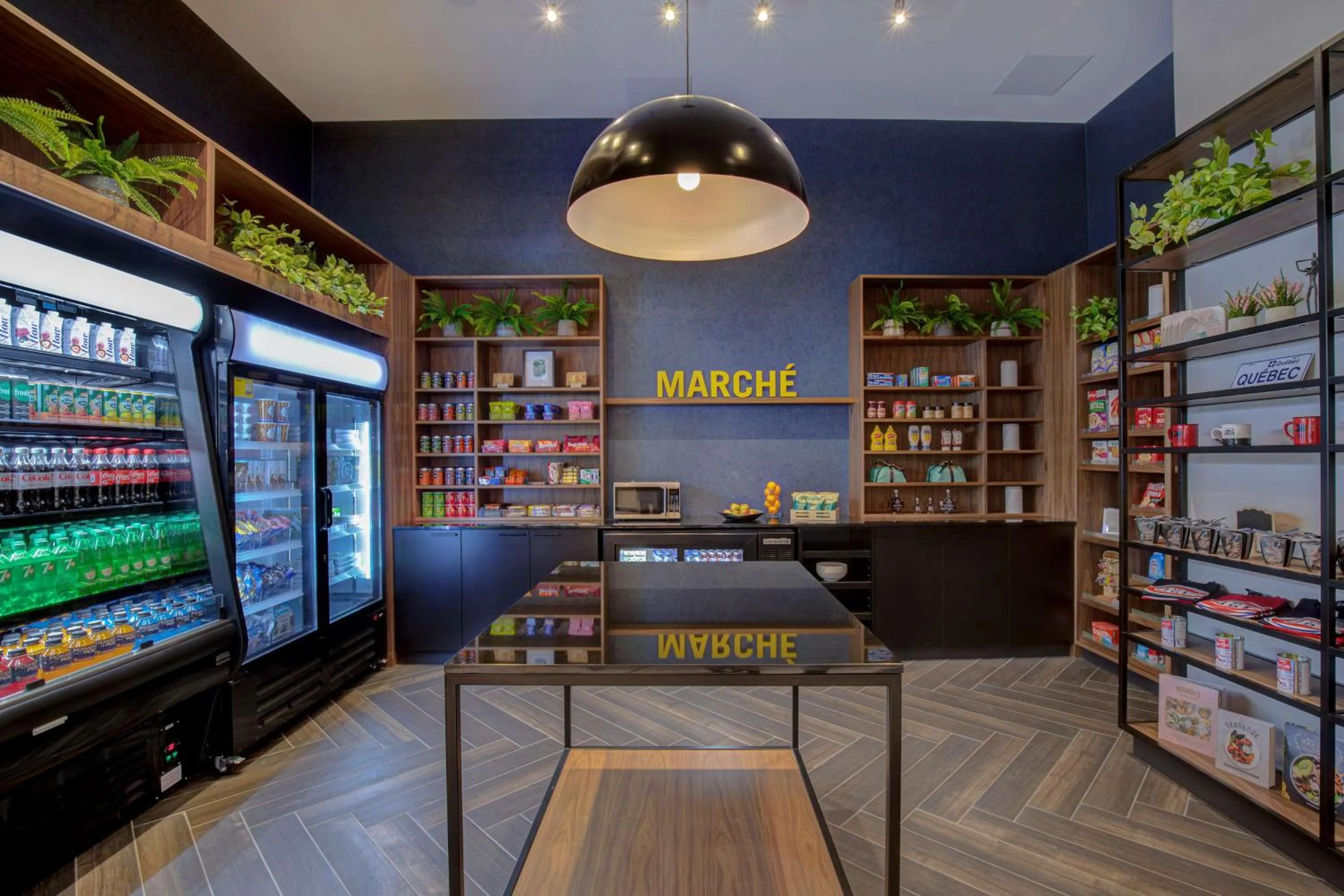 Restaurant/places to eat in Hampton Inn Montreal Downtown, Qc