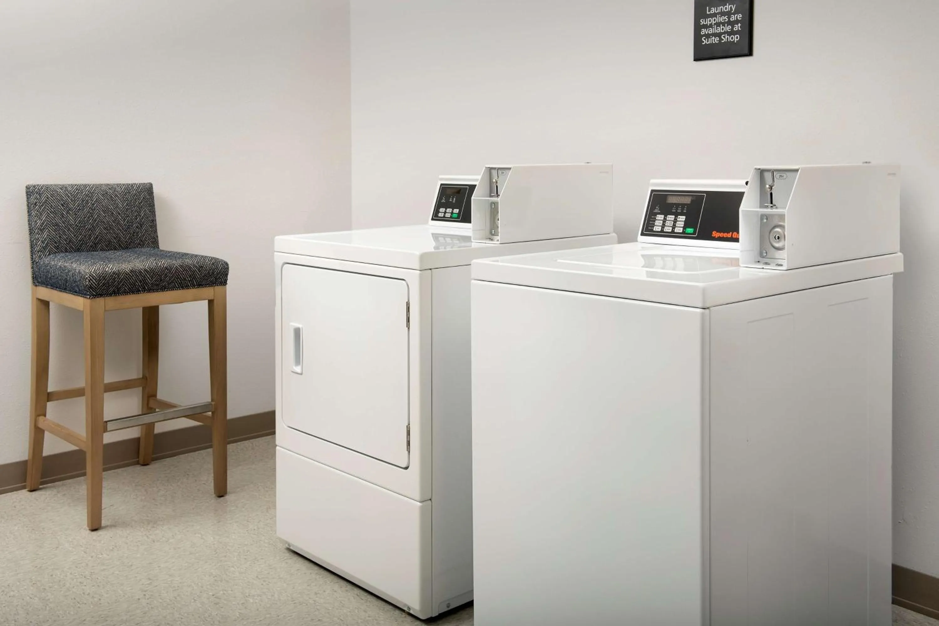 Property building in Hampton Inn Warroad, MN