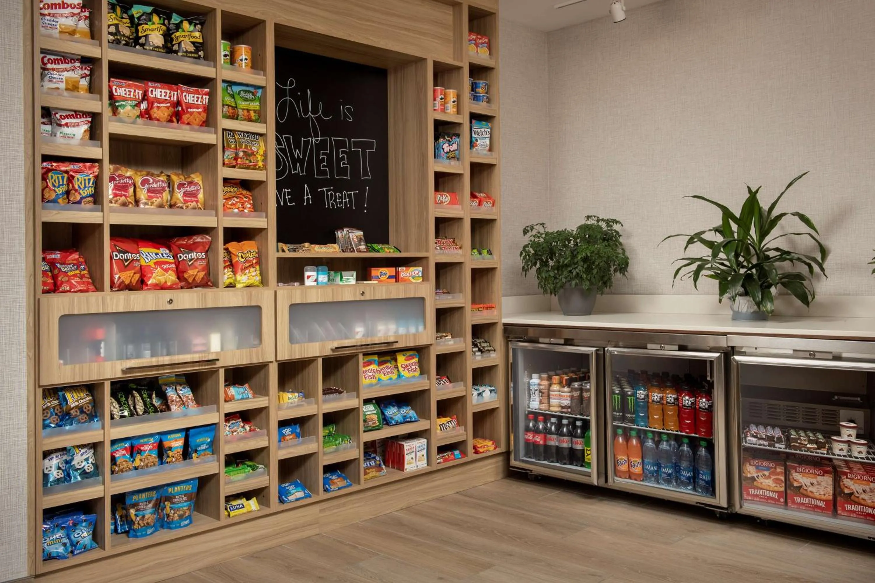 Restaurant/places to eat in Hampton Inn Warroad, MN