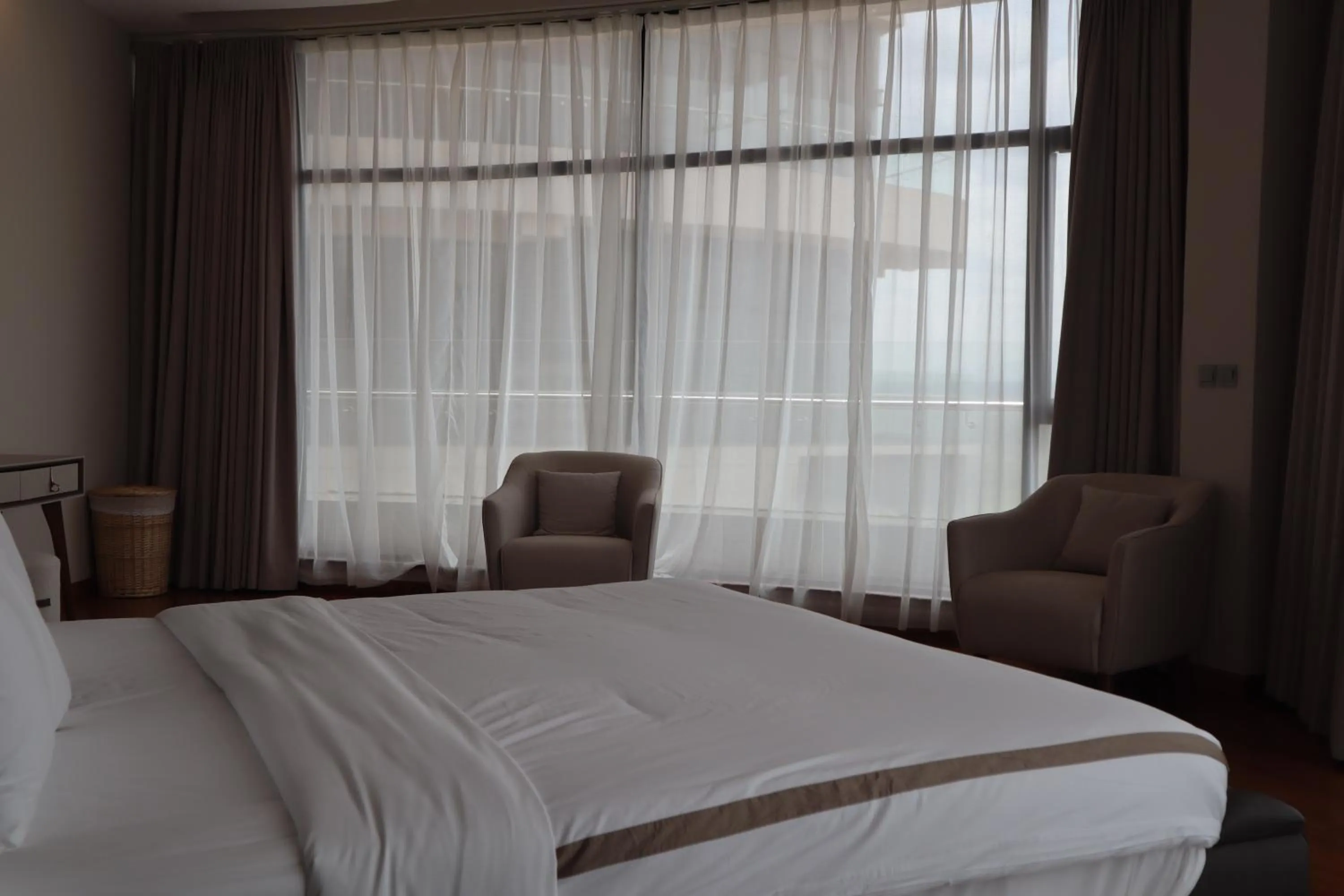 Bed in The Curve by the Park Apartments