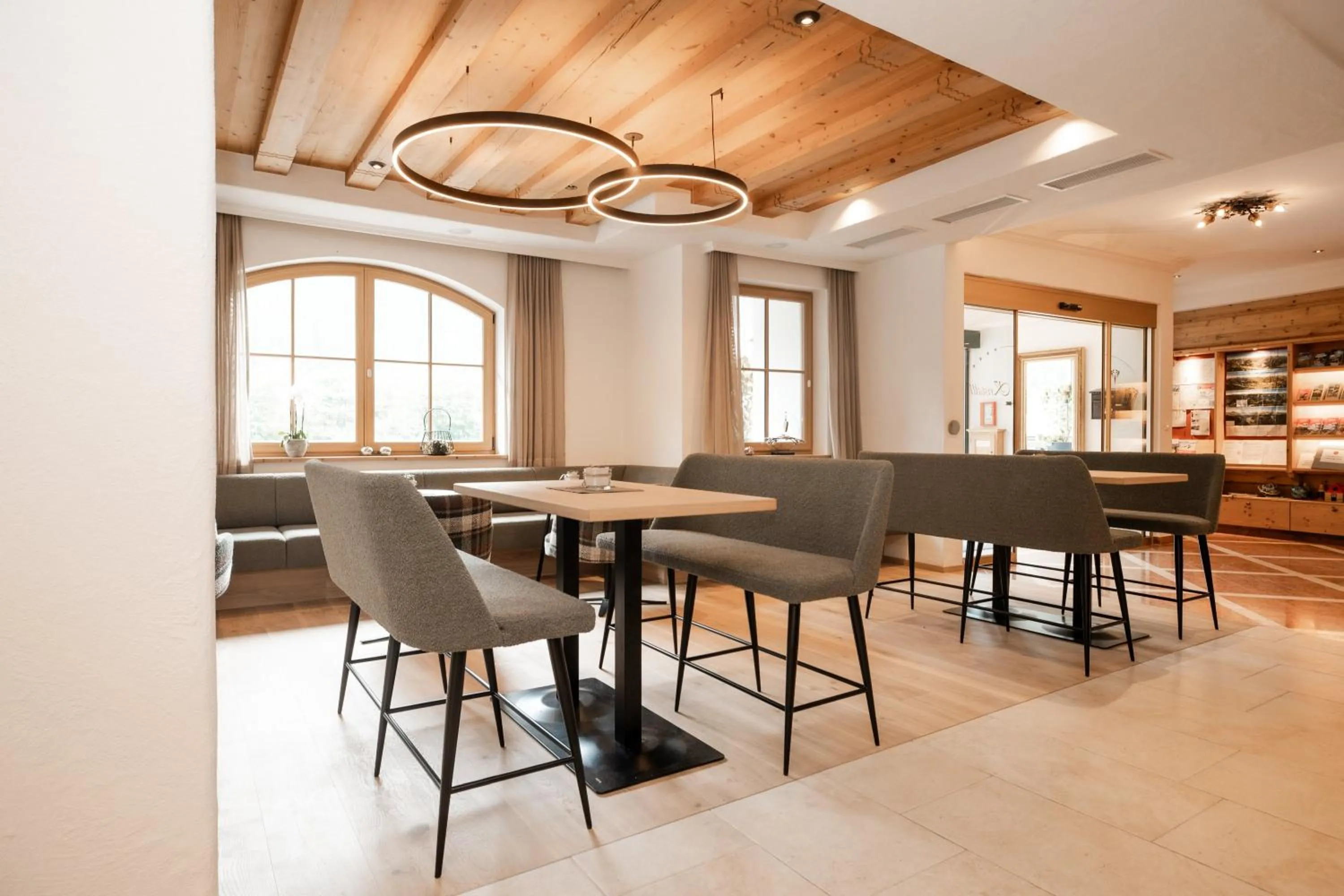 Restaurant/places to eat in Hotel Kristall