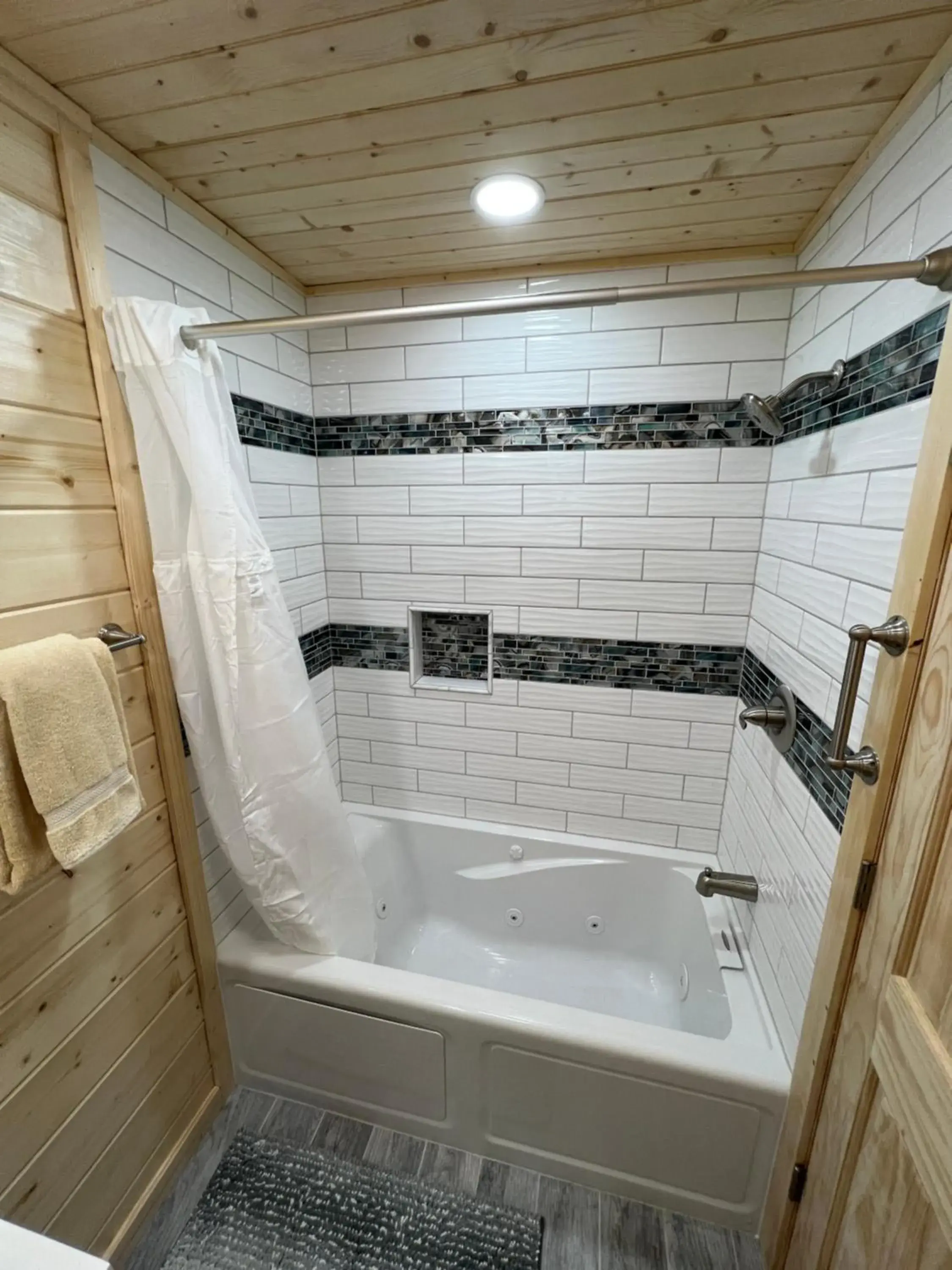 Deluxe King Room with Fireplace in Homestead Inn - Blowing Rock Deluxe King Room with Fireplace in Homestead Inn - Blowing Rock