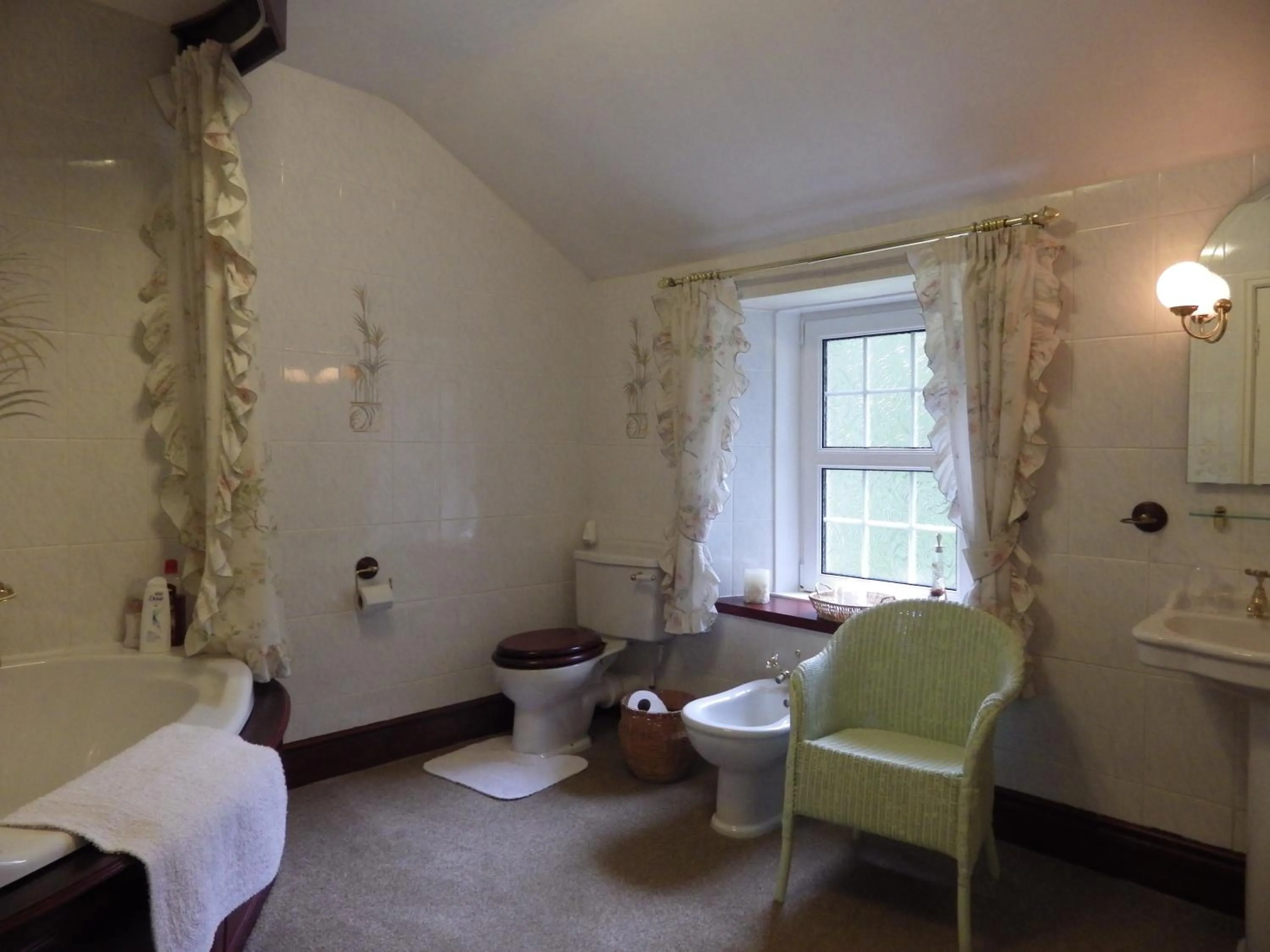Bathroom in Sorbietrees B&B