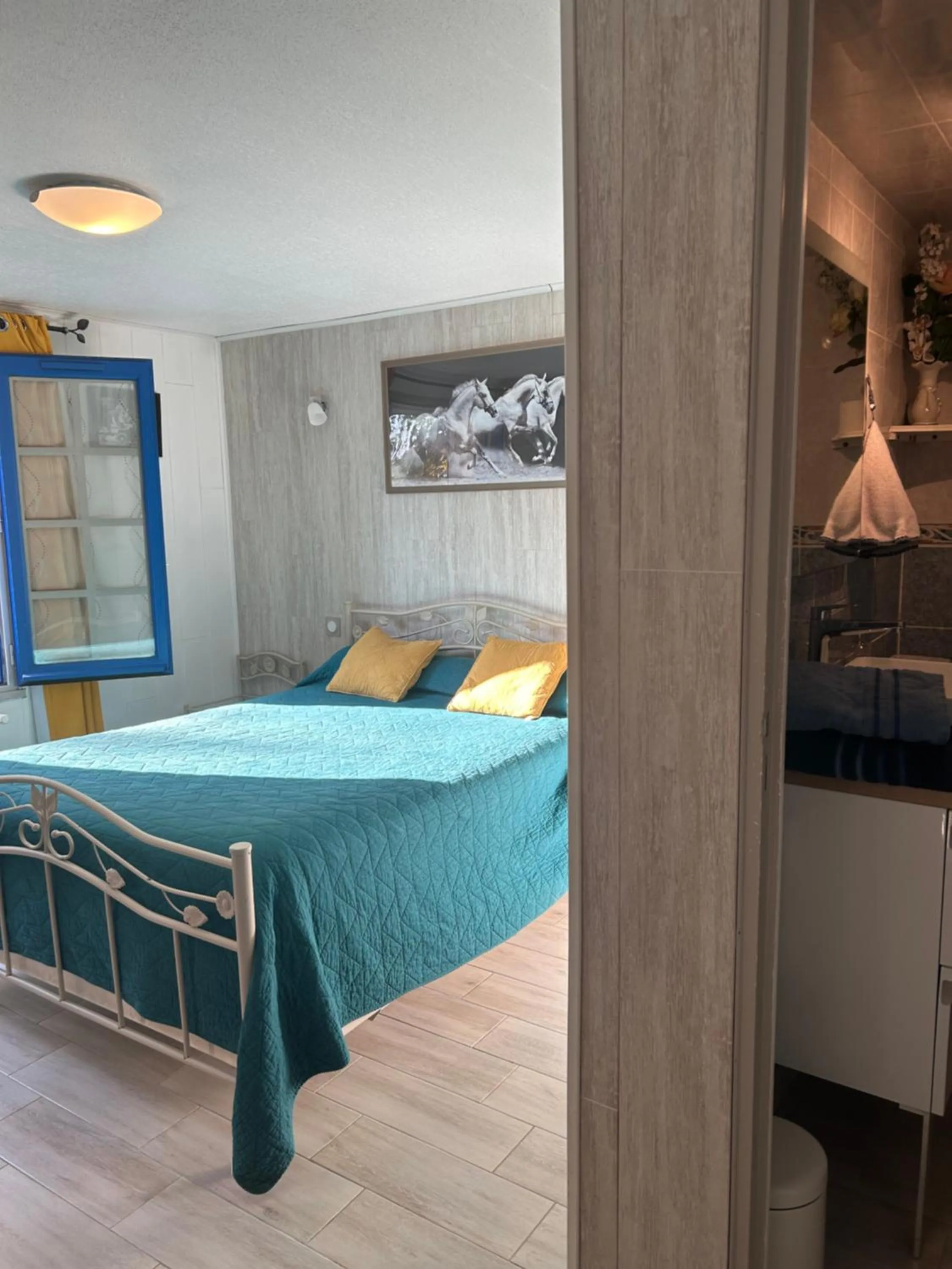 Bedroom, Bed in Chambres et table d'hôtes Floromel La Souterraine en rez de chaussee