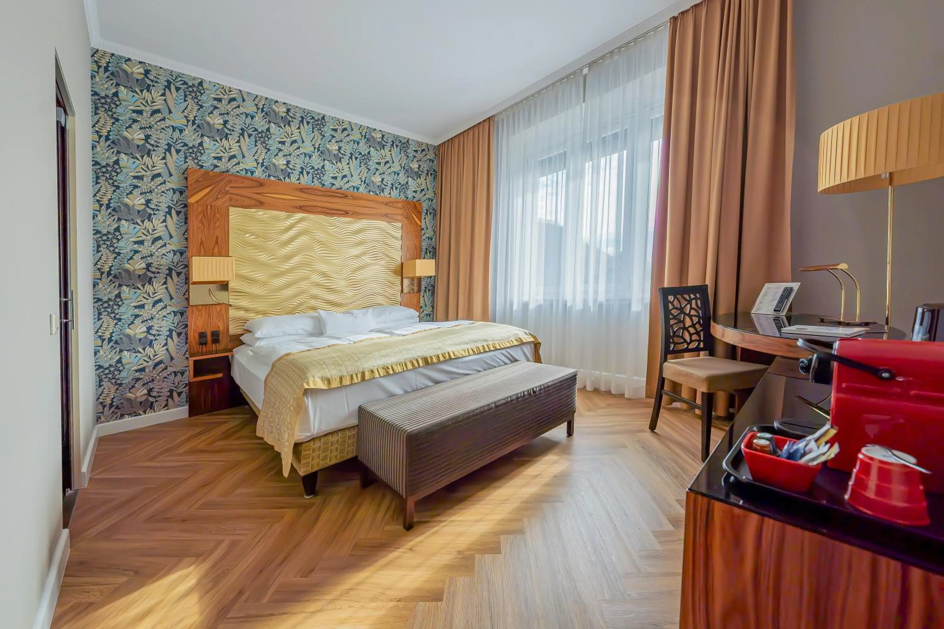 Bedroom, Bed in Hotel Josefshof am Rathaus