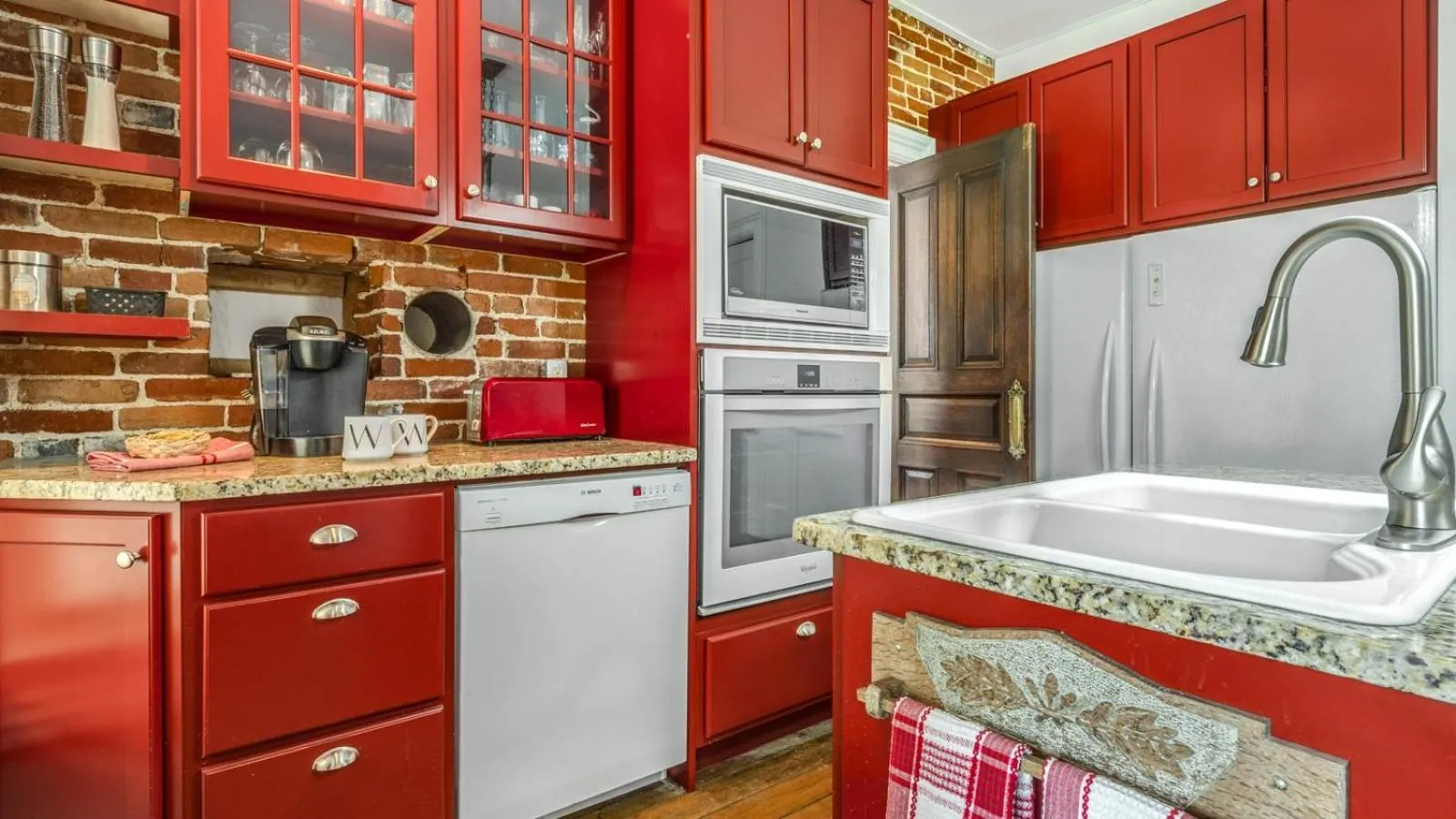 Communal kitchen in The Woodbridge House