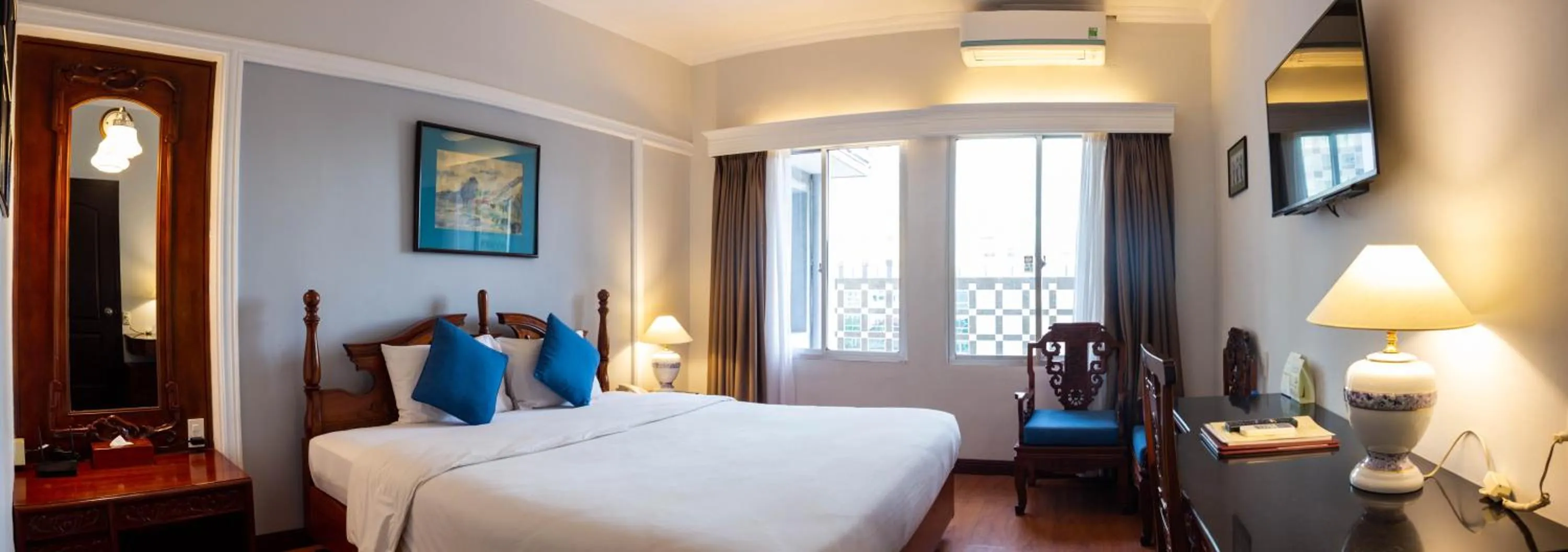 Bedroom, Bed in Royal Hotel Saigon