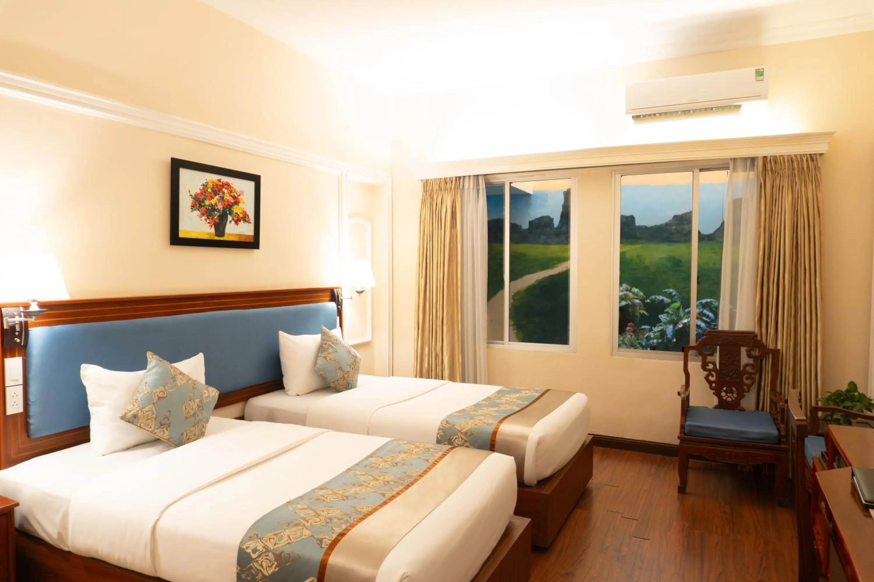 Bedroom, Bed in Royal Hotel Saigon