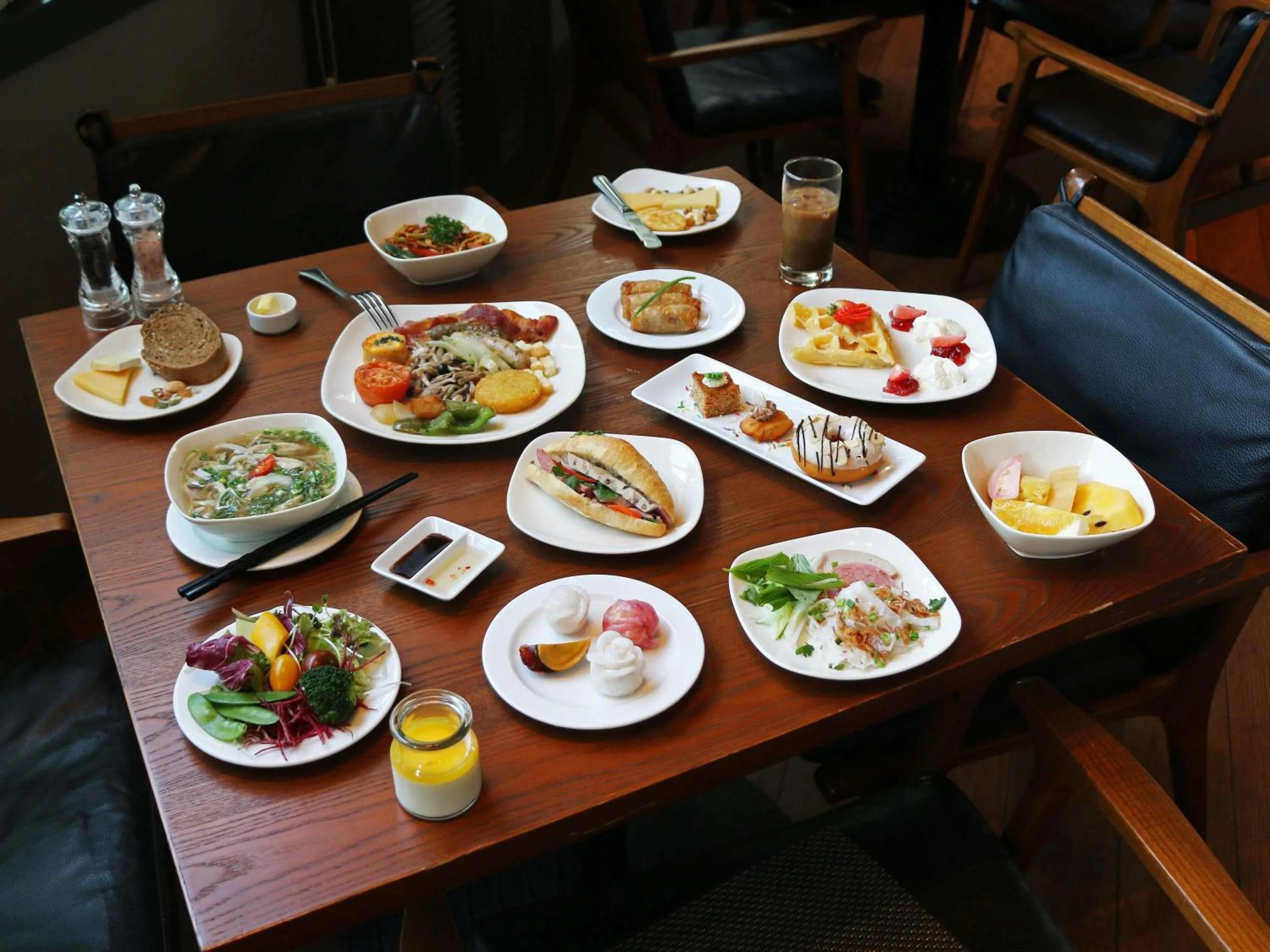 Breakfast in Sofitel Saigon Plaza