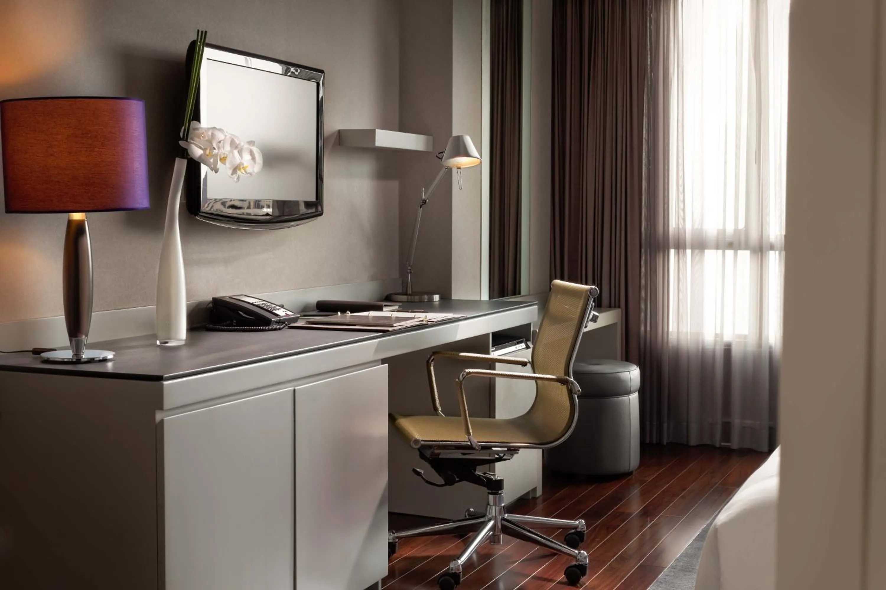 hair dresser in Sofitel Saigon Plaza