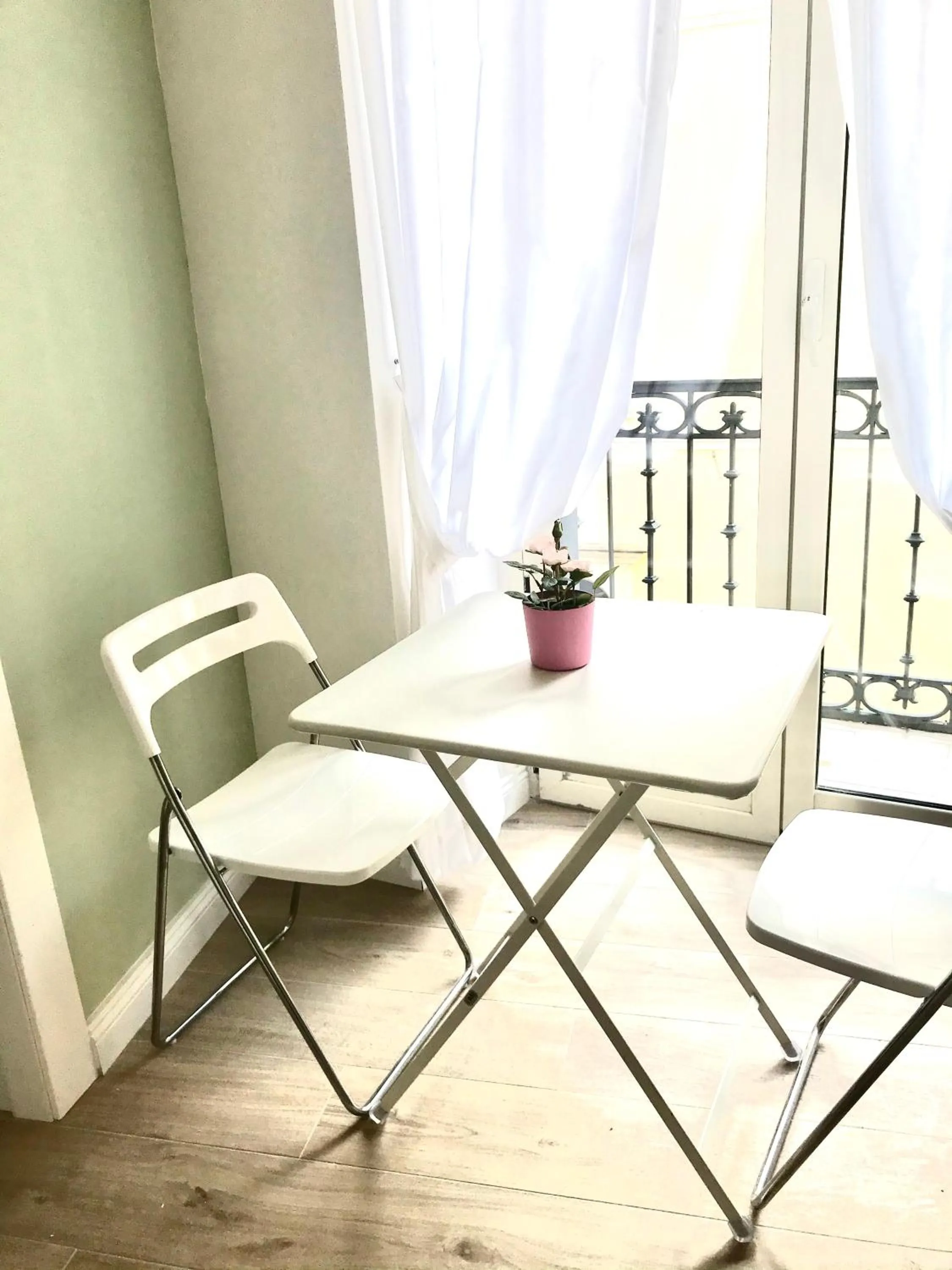 Dining area in Agorà