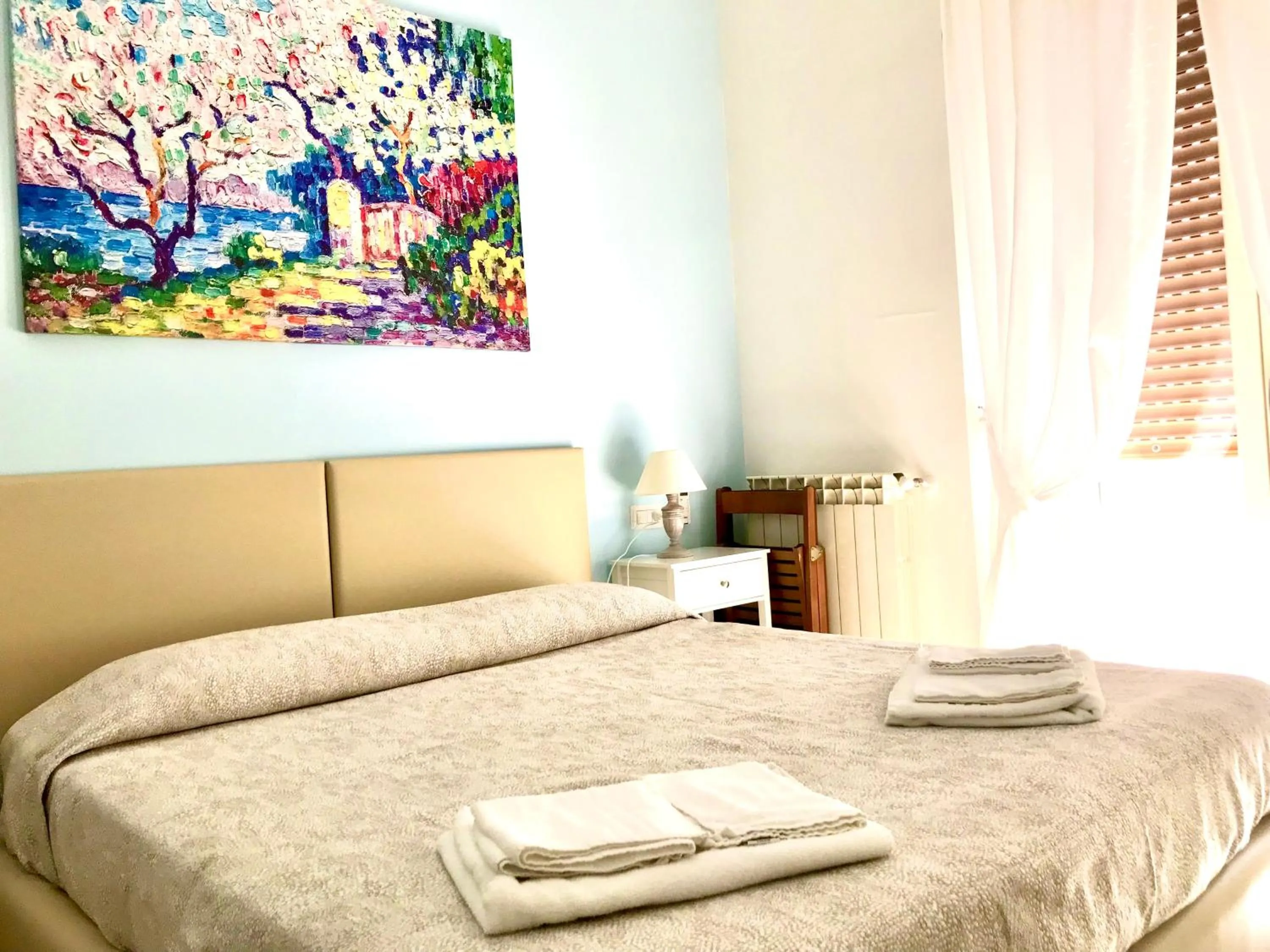 Photo of the whole room, Bed in Agorà