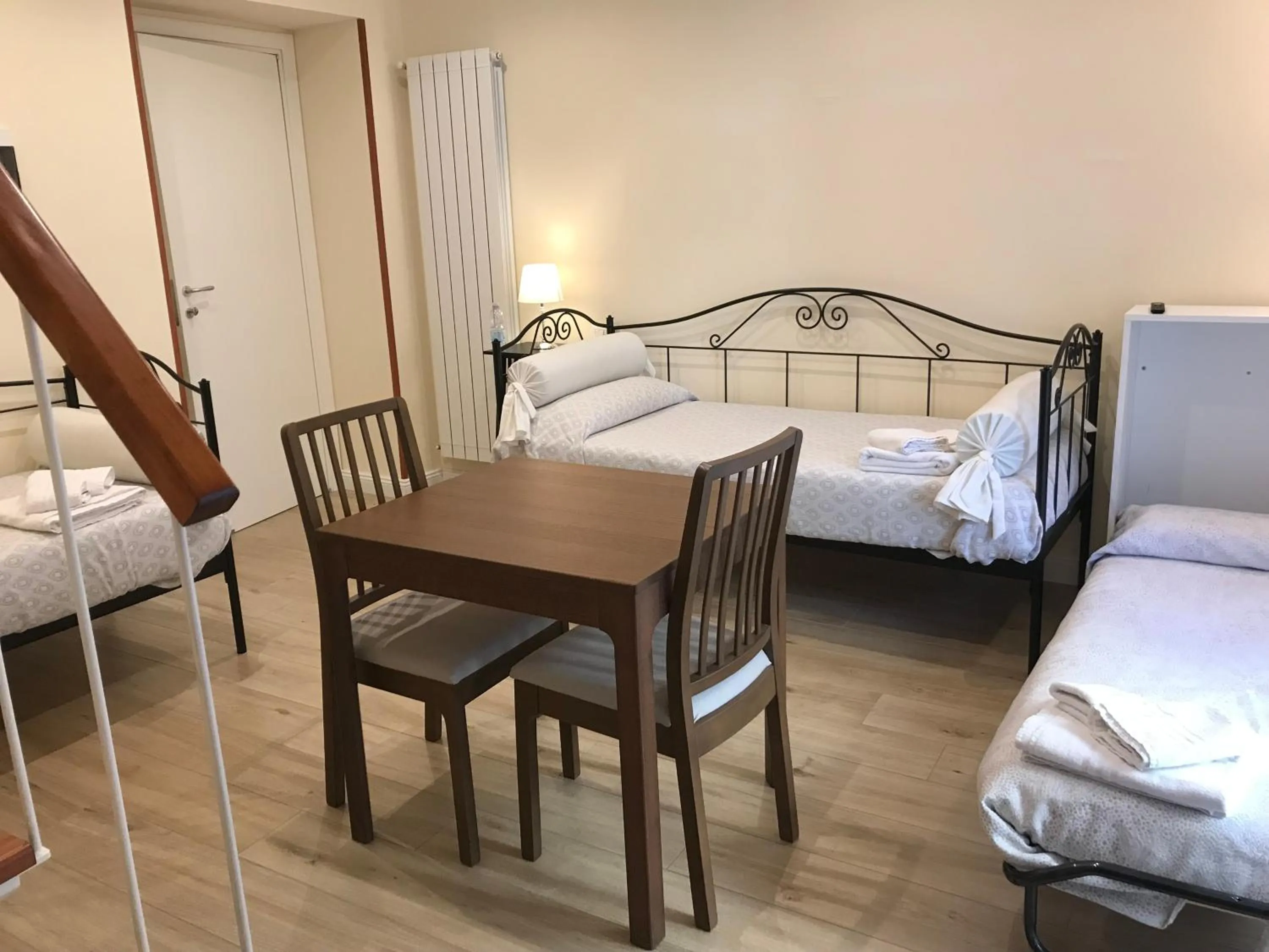 Photo of the whole room, Bed in Agorà
