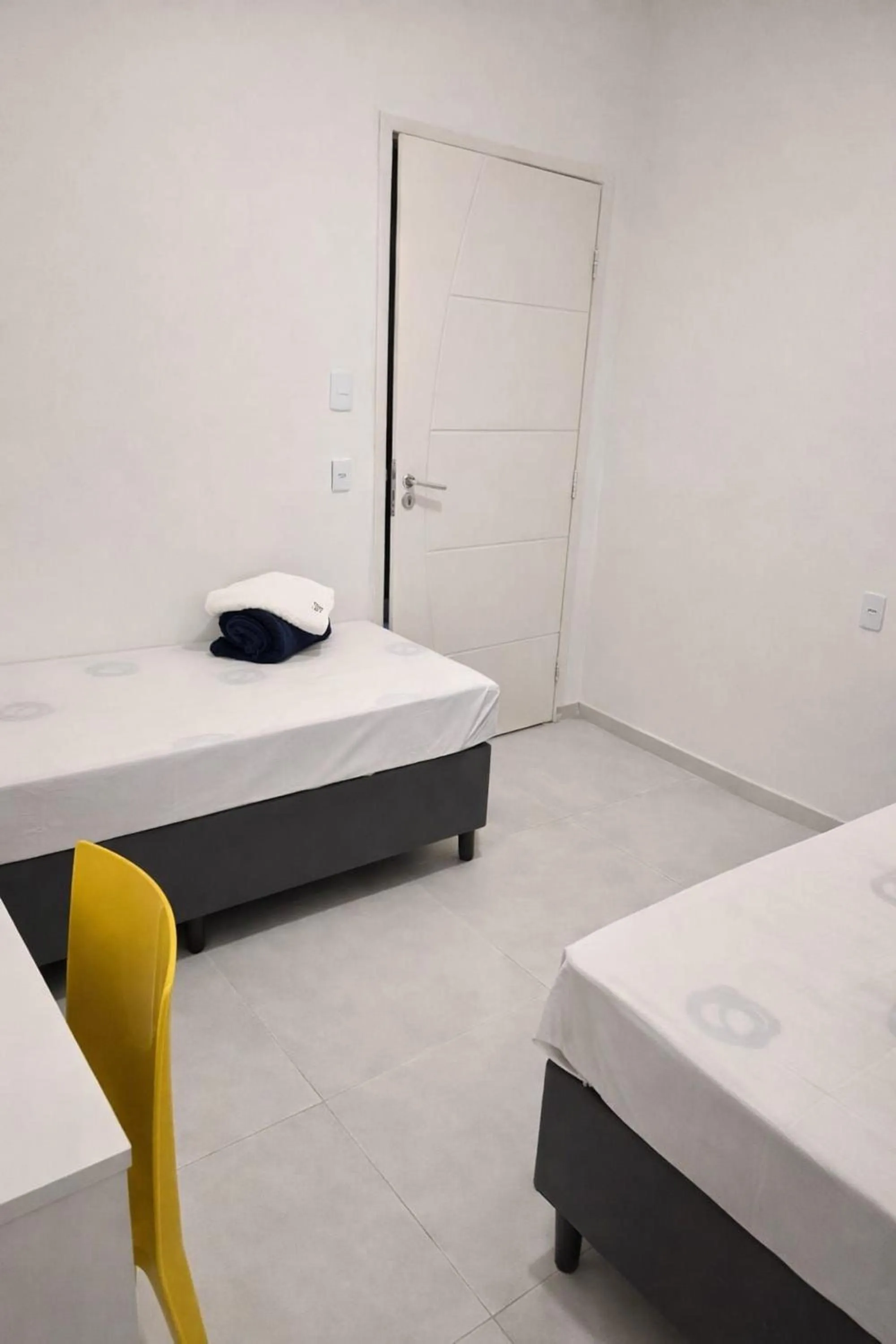 Bedroom, Bed in Sun Smart Hotel