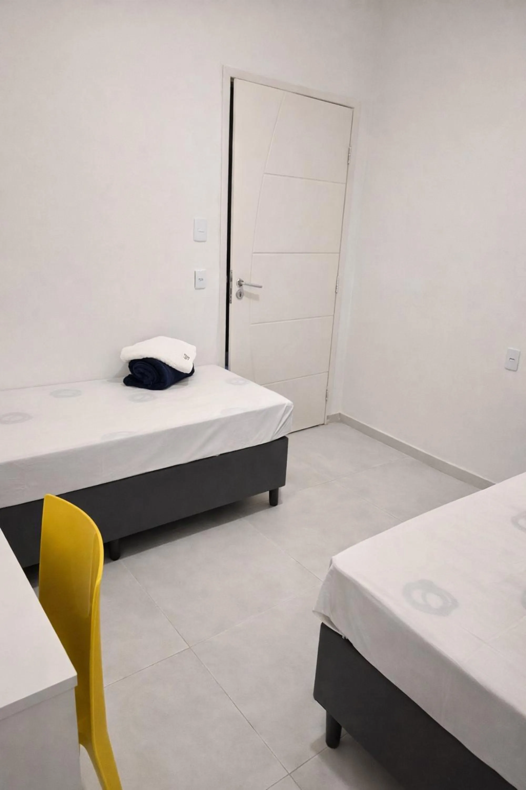 Bedroom, Bed in Sun Smart Hotel