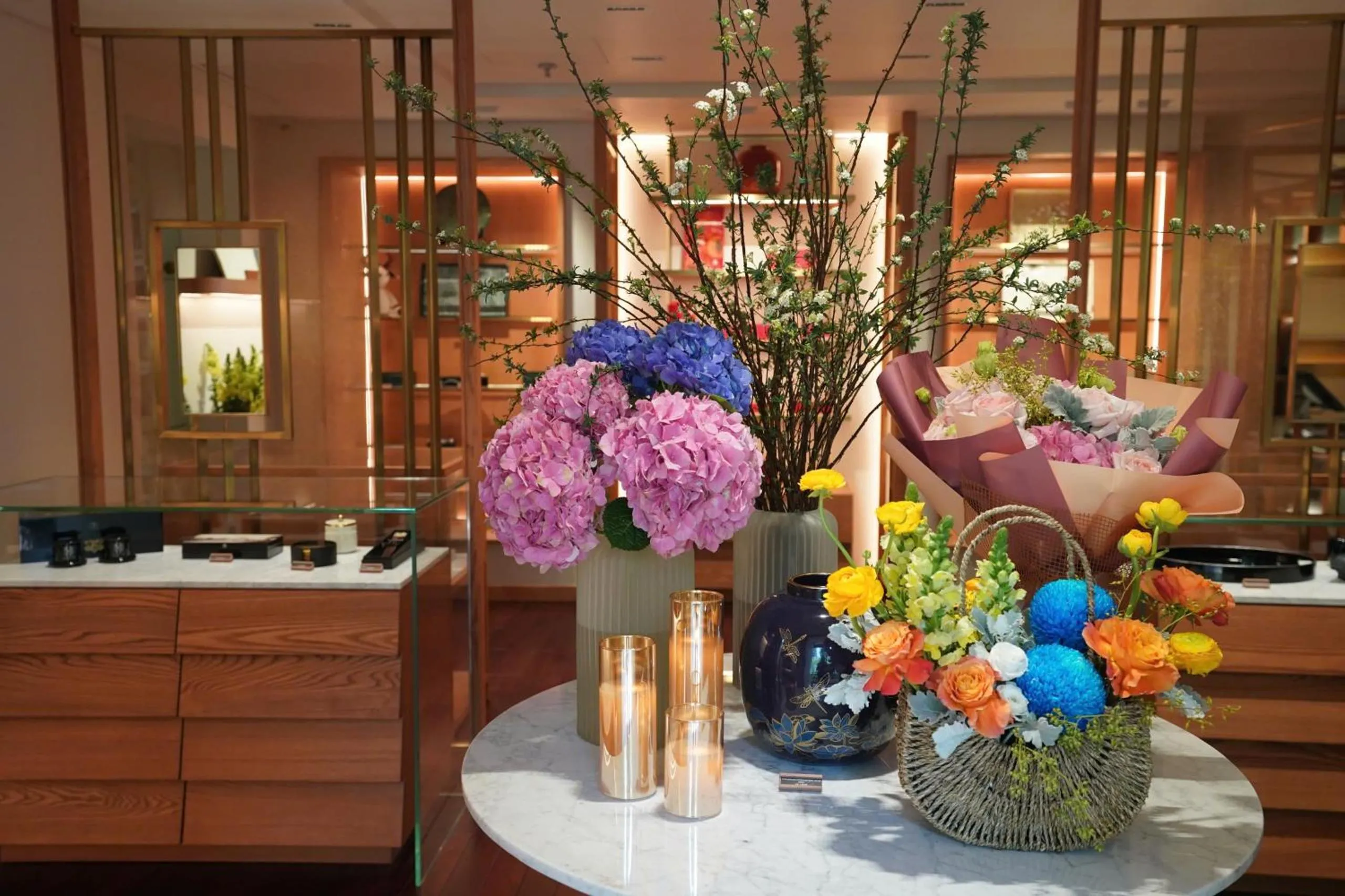 Shopping Area in Sofitel Legend Metropole Hanoi