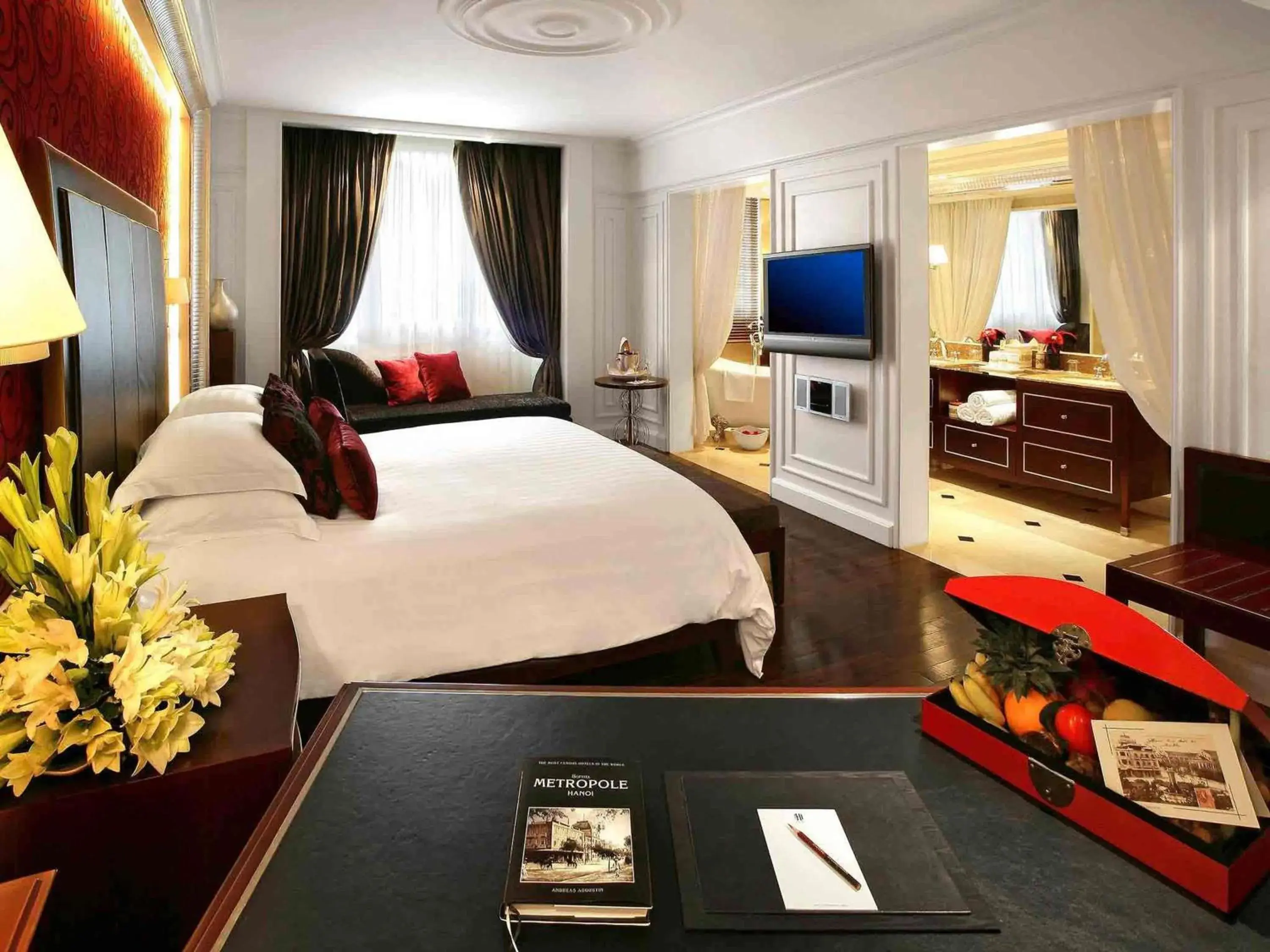 Opera Wing Grand Premium Room with King Bed and Club Lounge Benefits in Sofitel Legend Metropole Hanoi Opera Wing Grand Premium Room with King Bed and Club Lounge Benefits in Sofitel Legend Metropole Hanoi