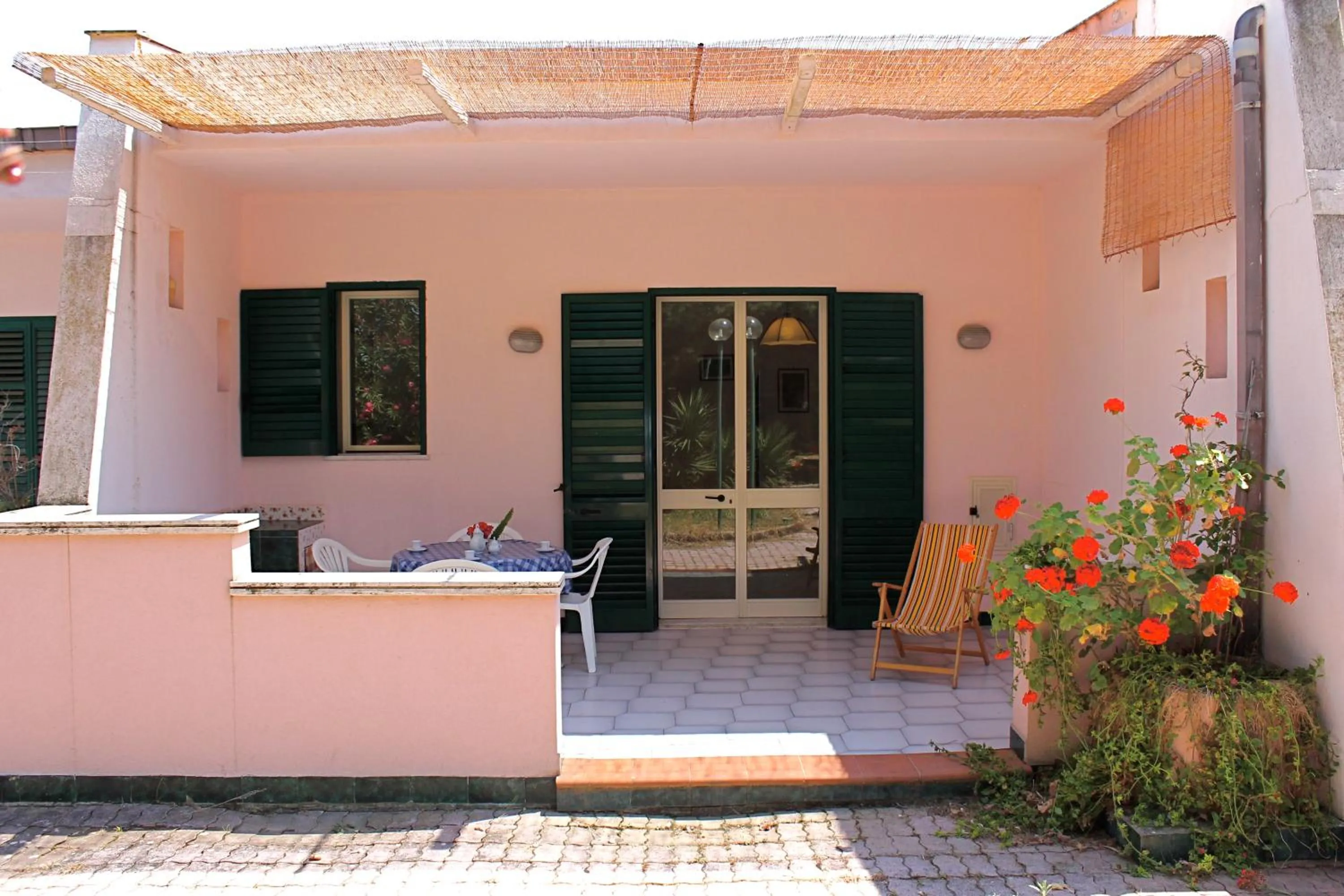 Property building in Villa Teti - Sicilia