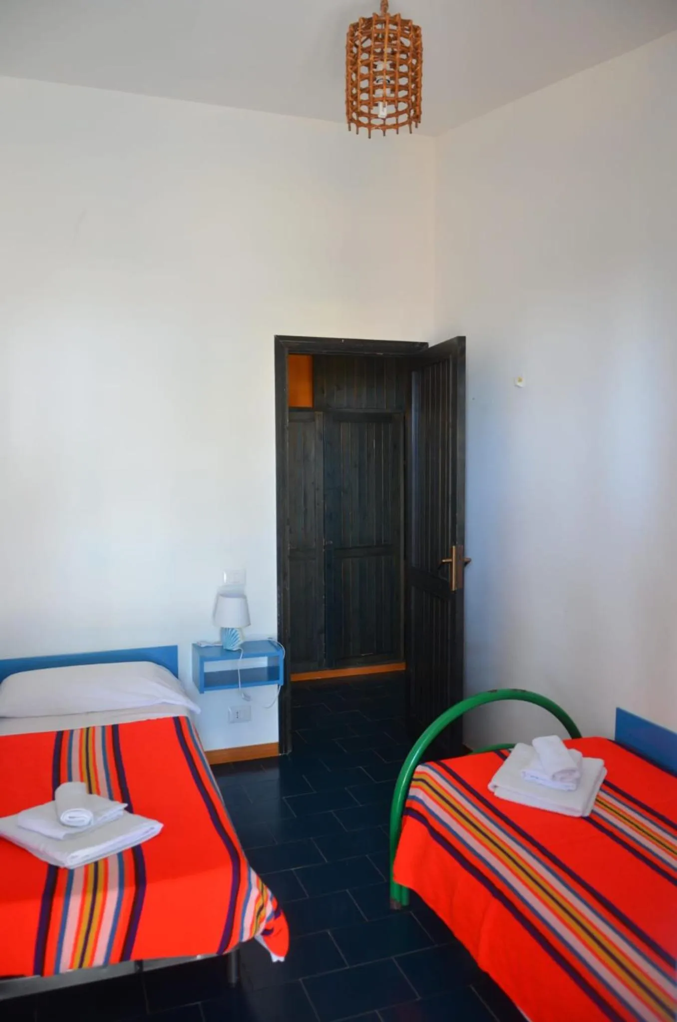 Bedroom, Bed in Villa Teti - Sicilia