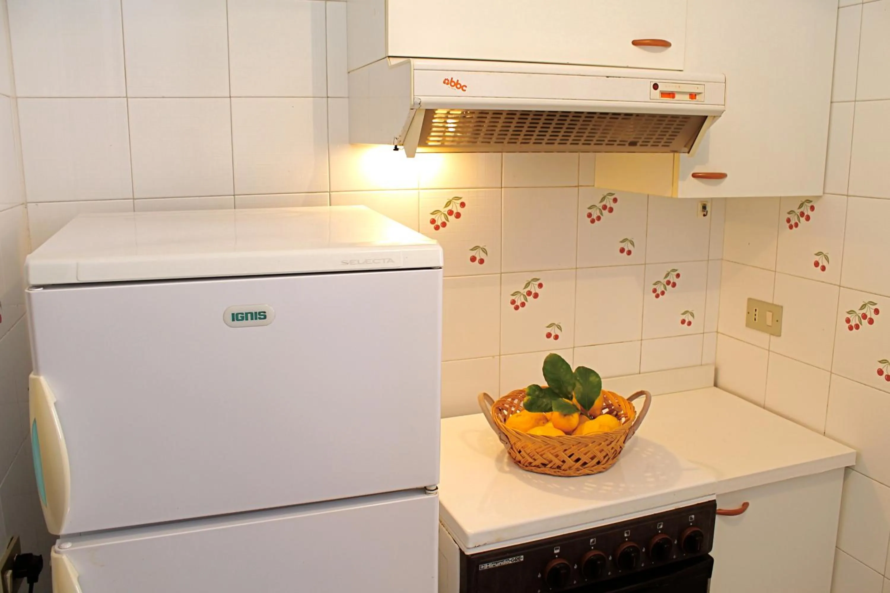 Kitchen or kitchenette in Villa Teti - Sicilia
