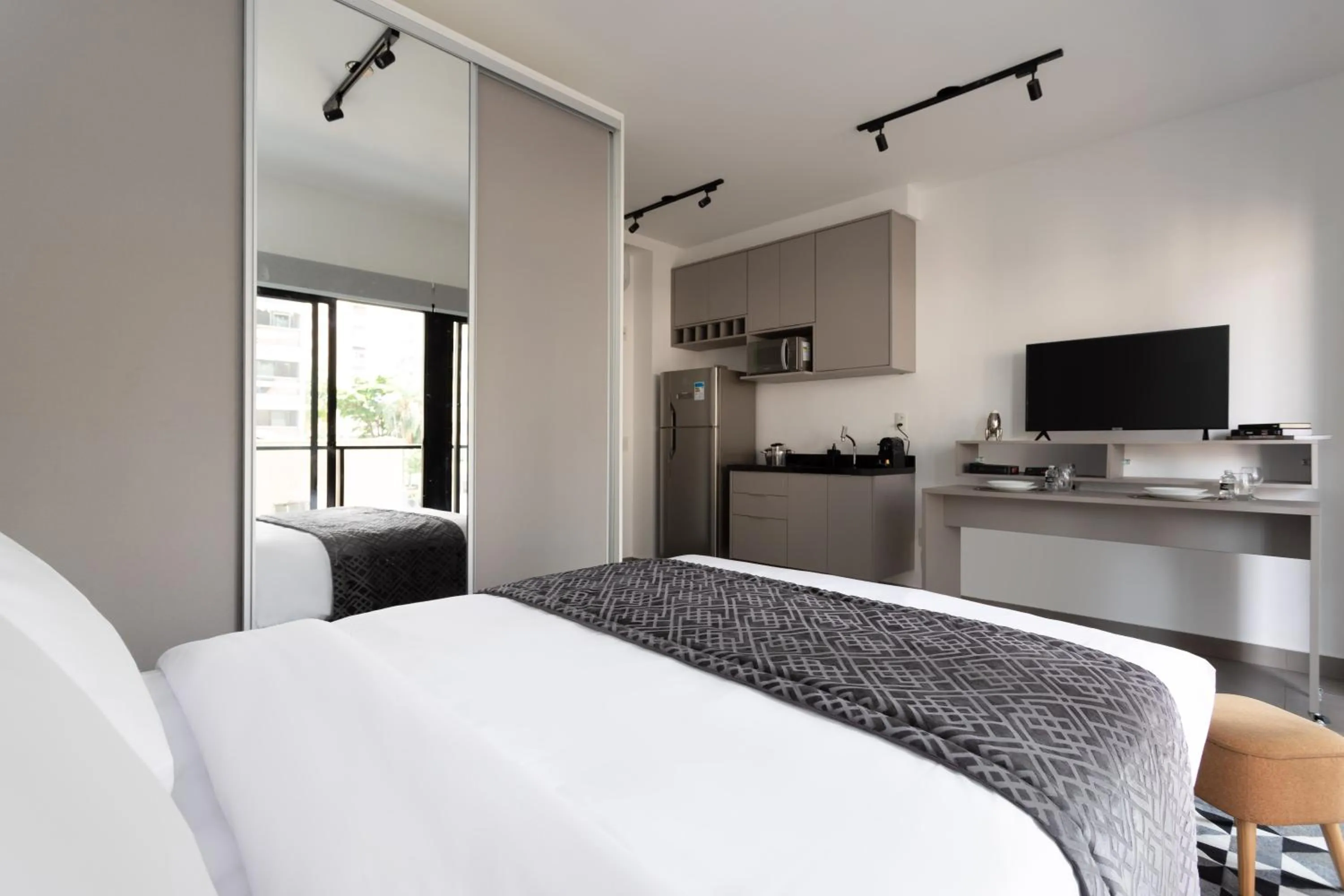 Bed in Charlie Oscar Freire