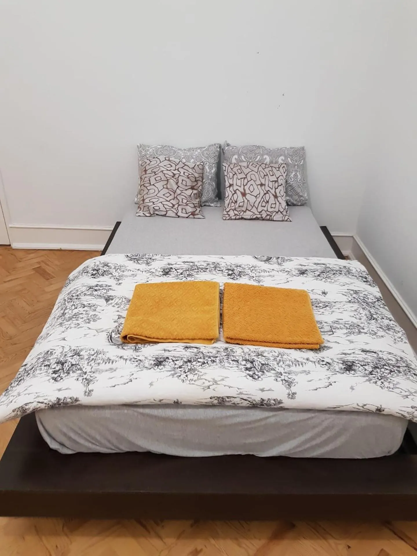 Bed in Rainbow Guest House