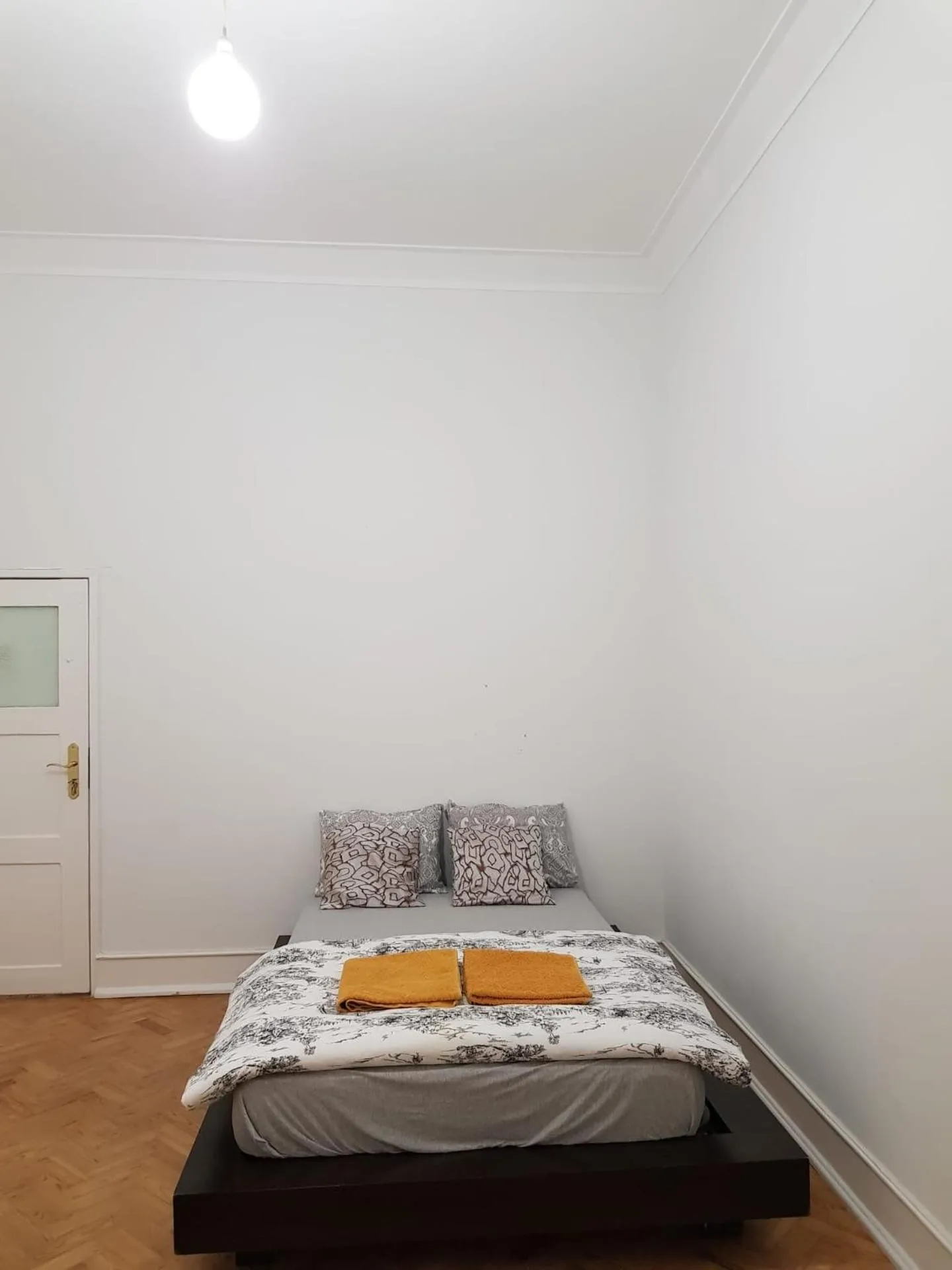 Bed in Rainbow Guest House