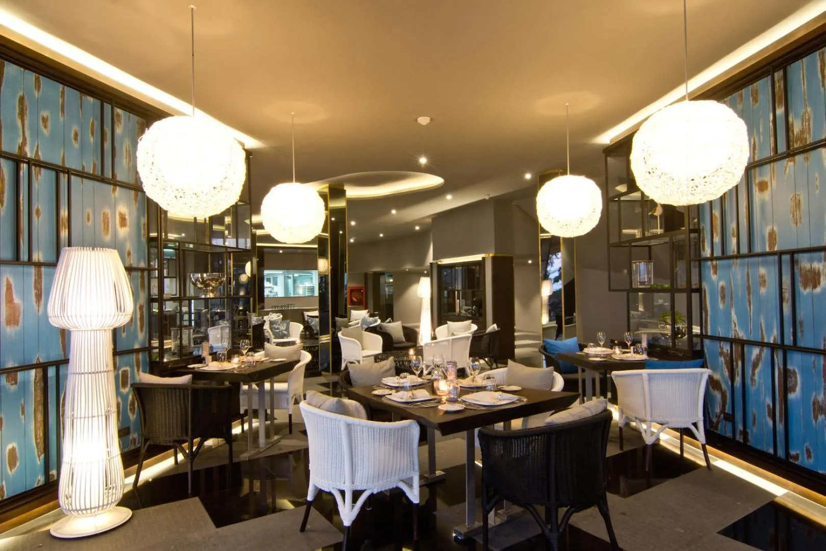 Restaurant/places to eat in Le Coral Resort